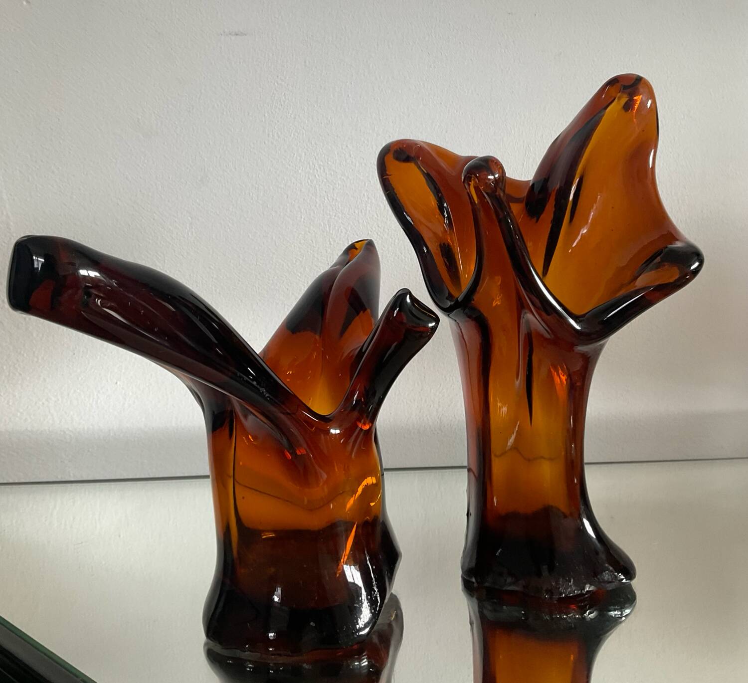 Duo de vases vintage en pâte de verre ambré