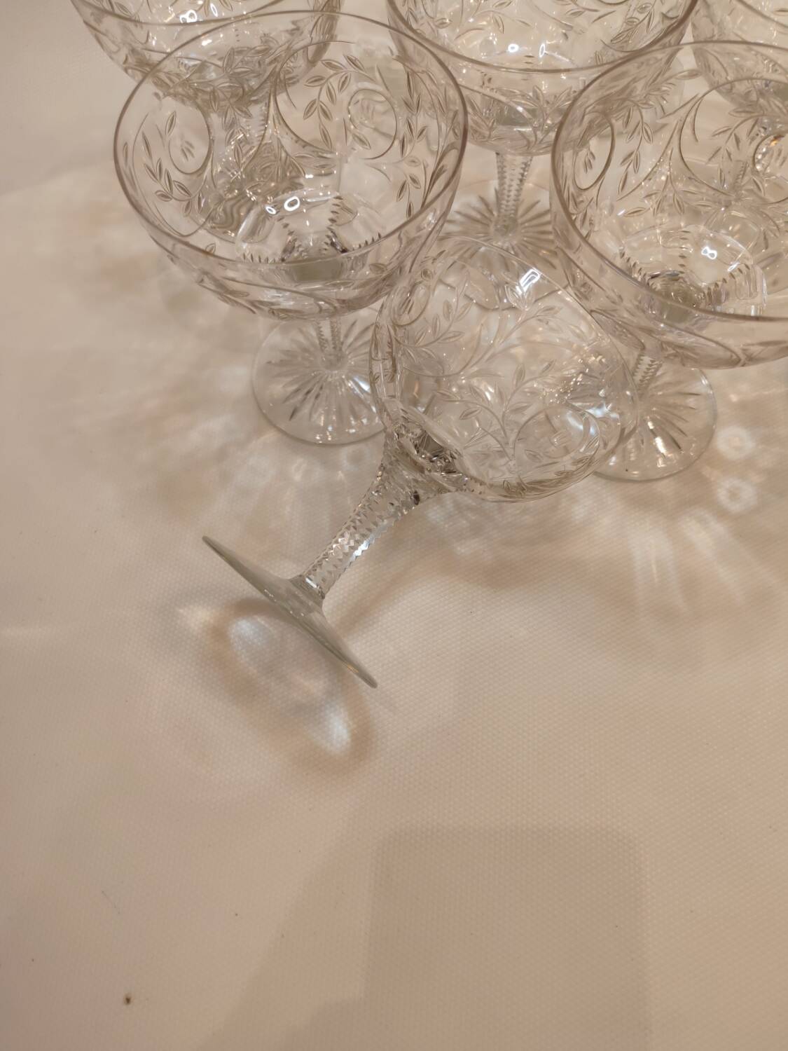 9 Clichy crystal champagne glasses, 19th century