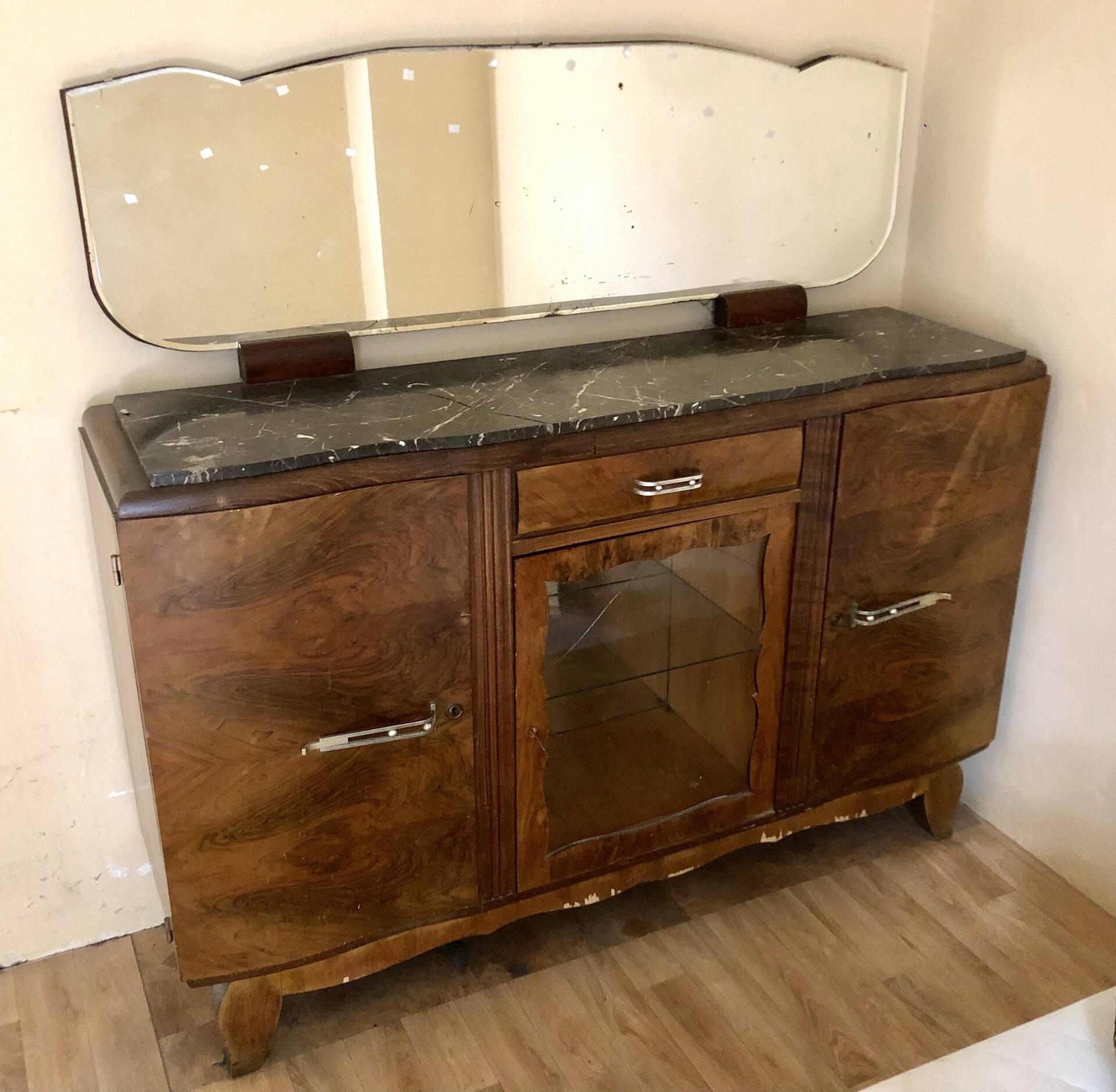 Superb buffet / very Art Deco from the 50s-60s in solid wood (veneer)