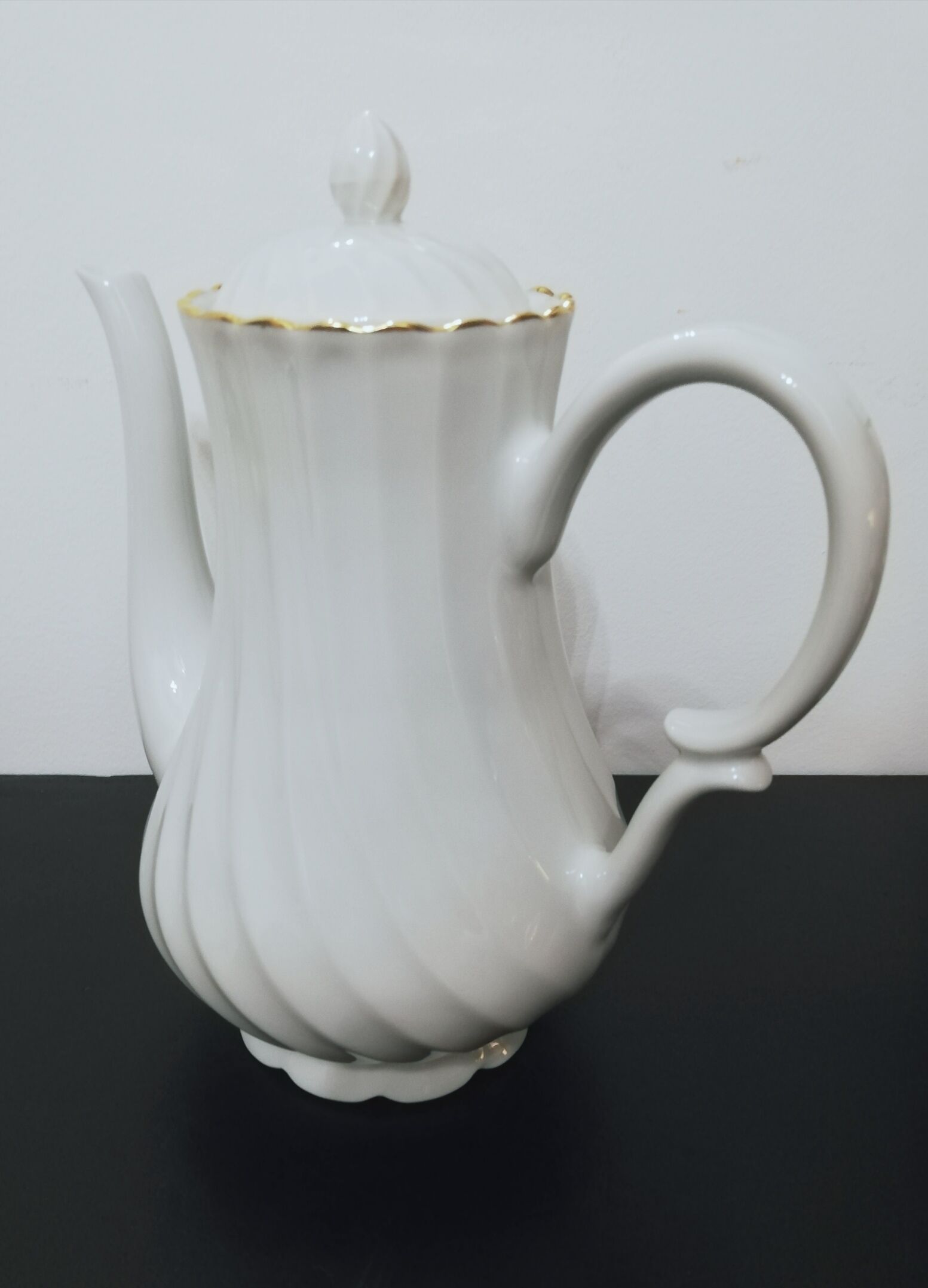 Porcelain coffee service by Philippe Deshoulieres