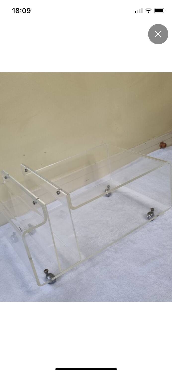 Table basse et porte revue en plexiglas vintage, années 70
