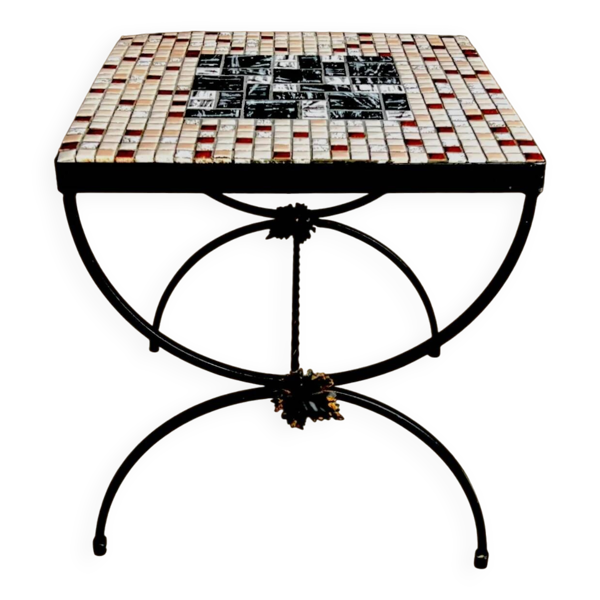 Petite table d’appoint en fer forgé et mosaïque de céramique – années 1950-1960