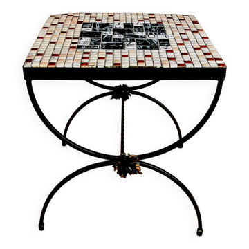Petite table d’appoint en fer forgé et mosaïque de céramique – années 1950-1960