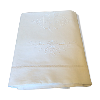 Drap ancien en coton brodées de fleurs avec monogramme