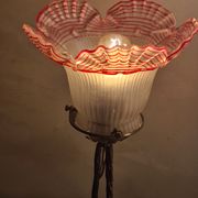 Wrought iron lamp 1900 pressed and molded lace glass has red ednide very rare very beautiful 35x14