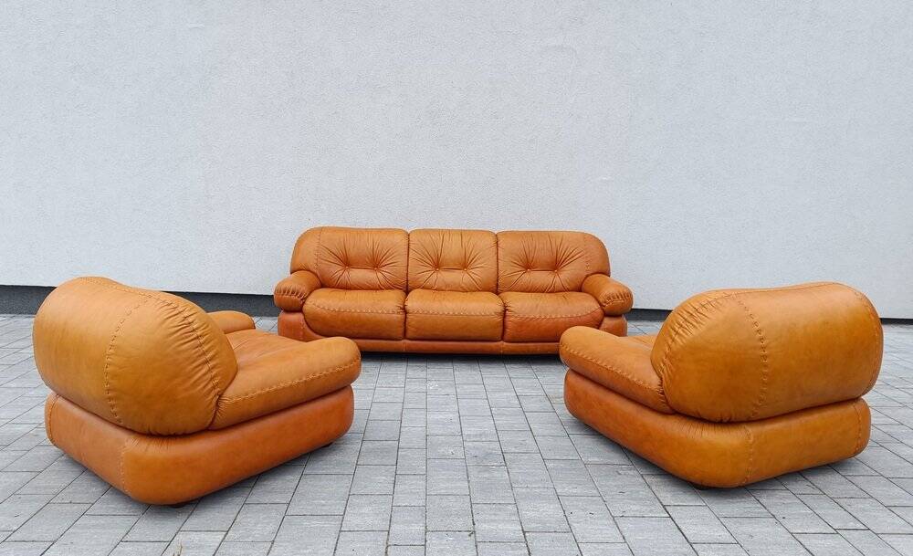 Canapé et fauteuils en cuir cognac par Sapporo pour Mobil, Italie