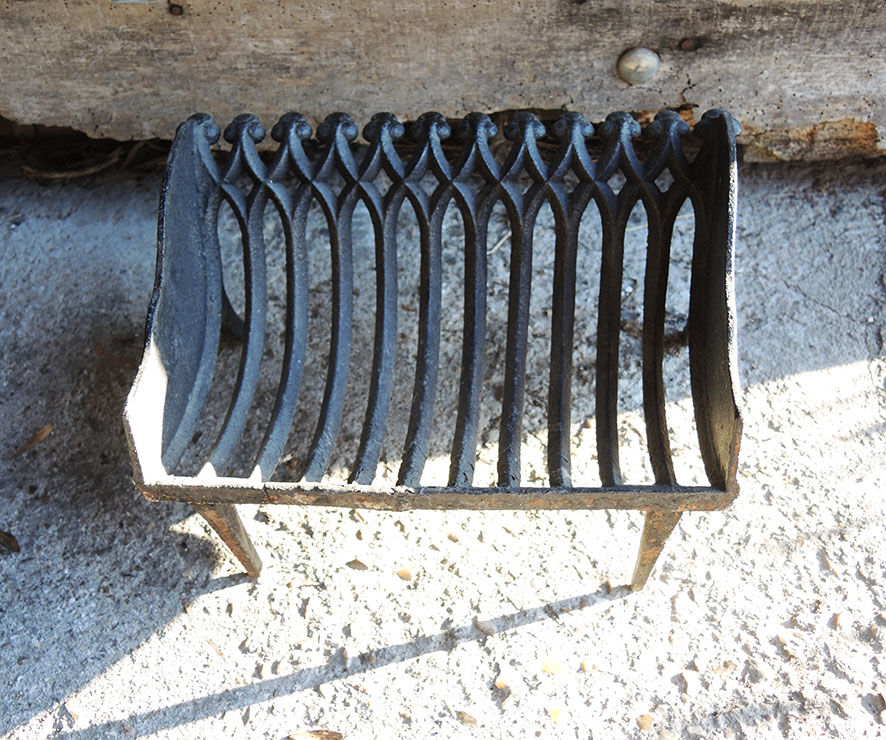 Old cast iron chimney cradle grid 10-bars