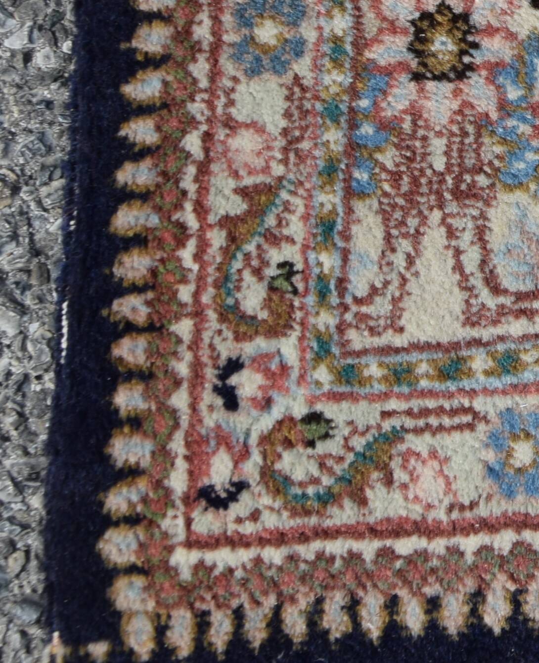 Handmade Indo-Kirman oriental rug. Dimensions: 2.70 x 1.90 m.