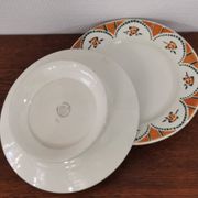 Old round dish on shower stand in art deco earthenware from the 1930s