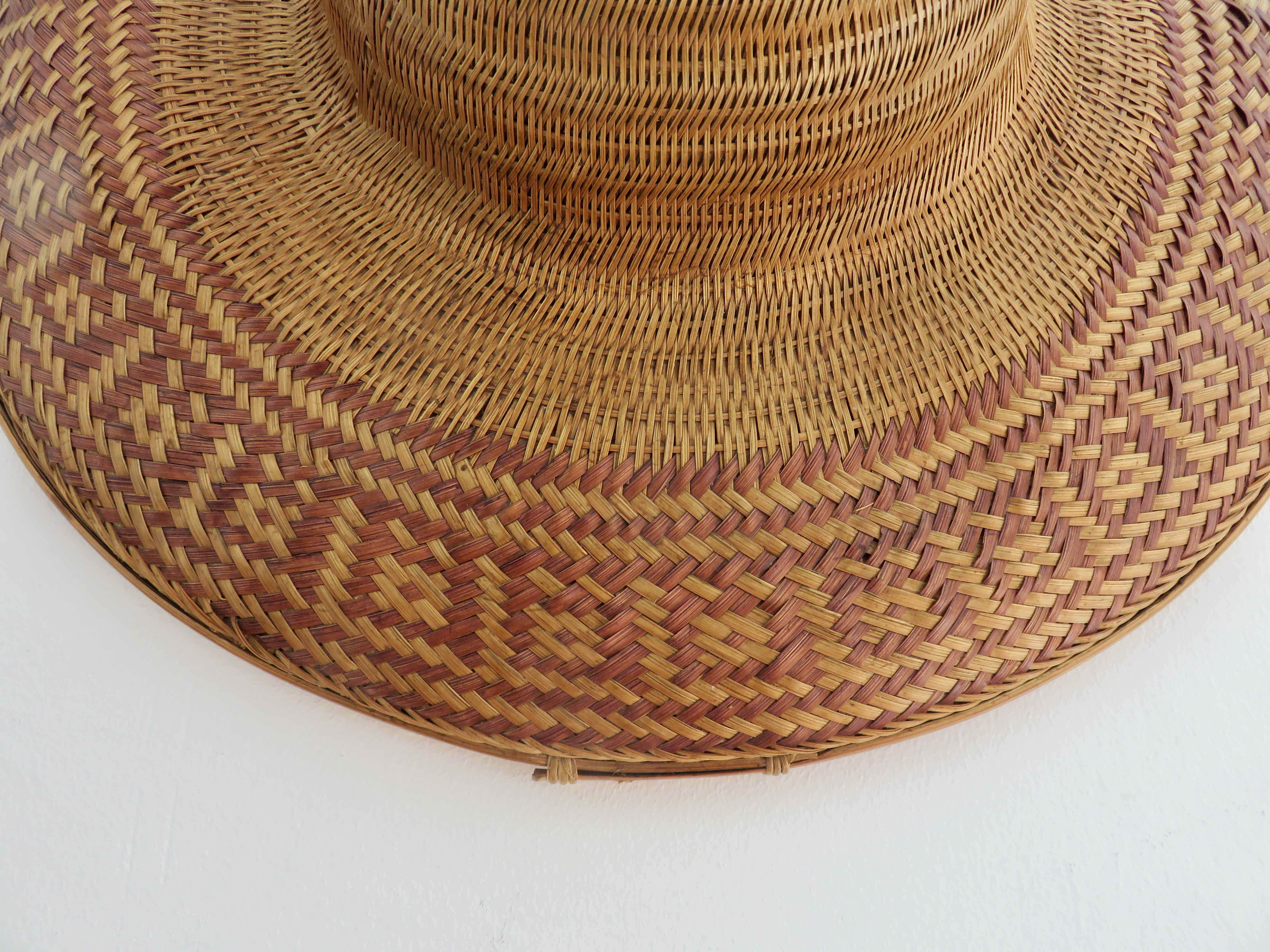 Asian hat in braided wicker and bamboo 70s