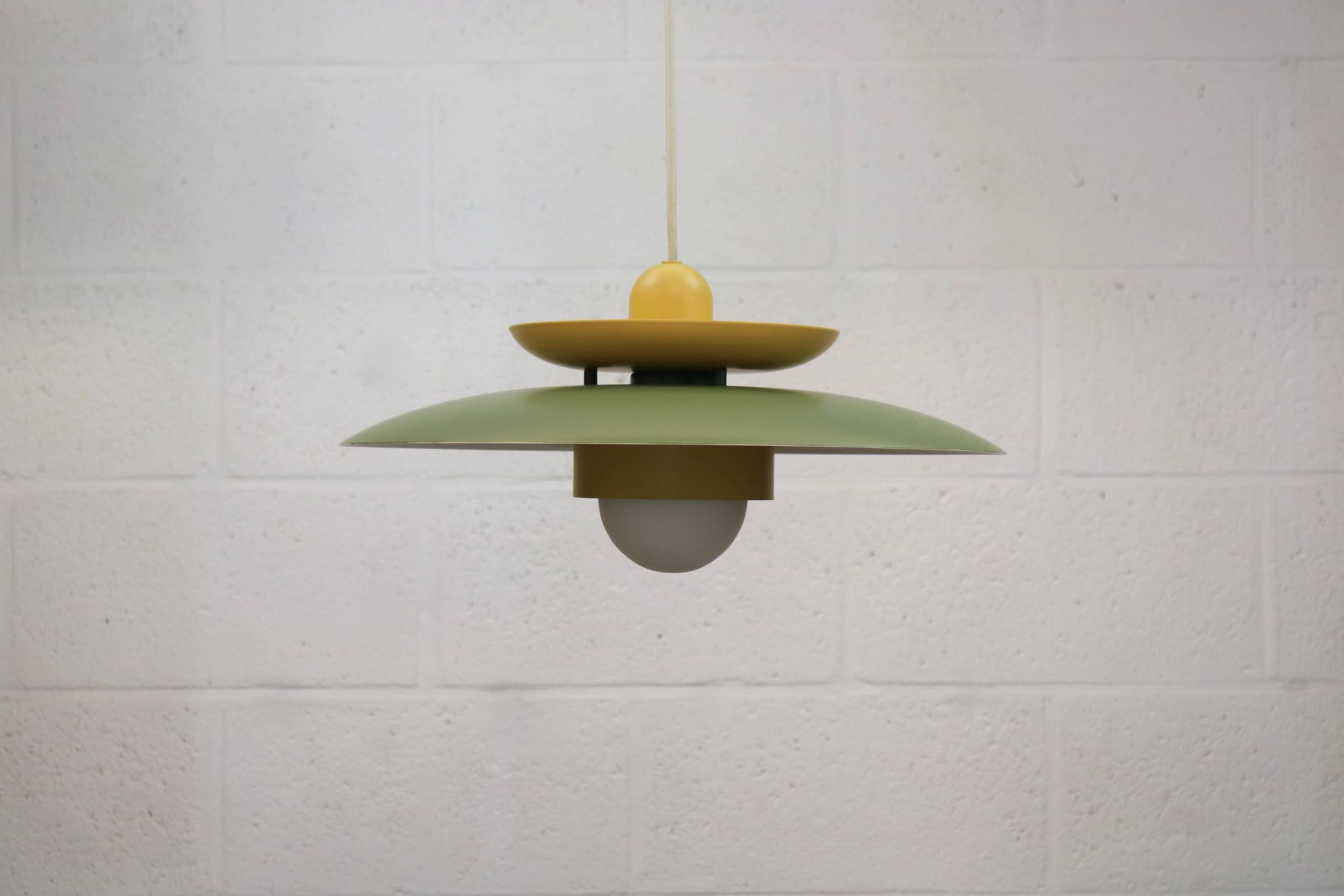 Lampe suspendue laquée verte vintage - Danemark 1980 -