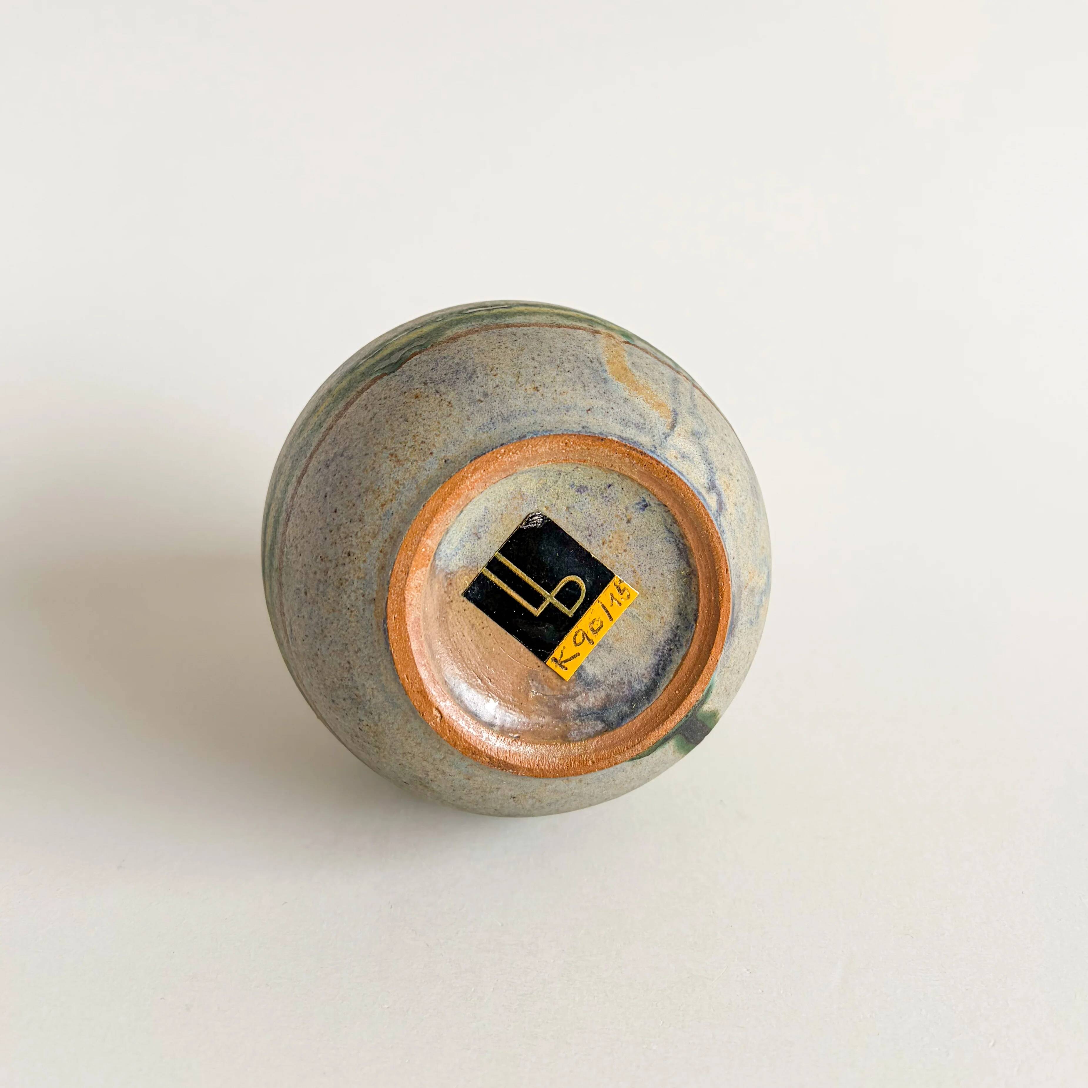 Small vase Liselotte Bisang