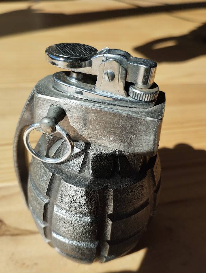 Briquet de table Vintage Grenade "Combat P.G.L." Japan 1950/60 - Complet