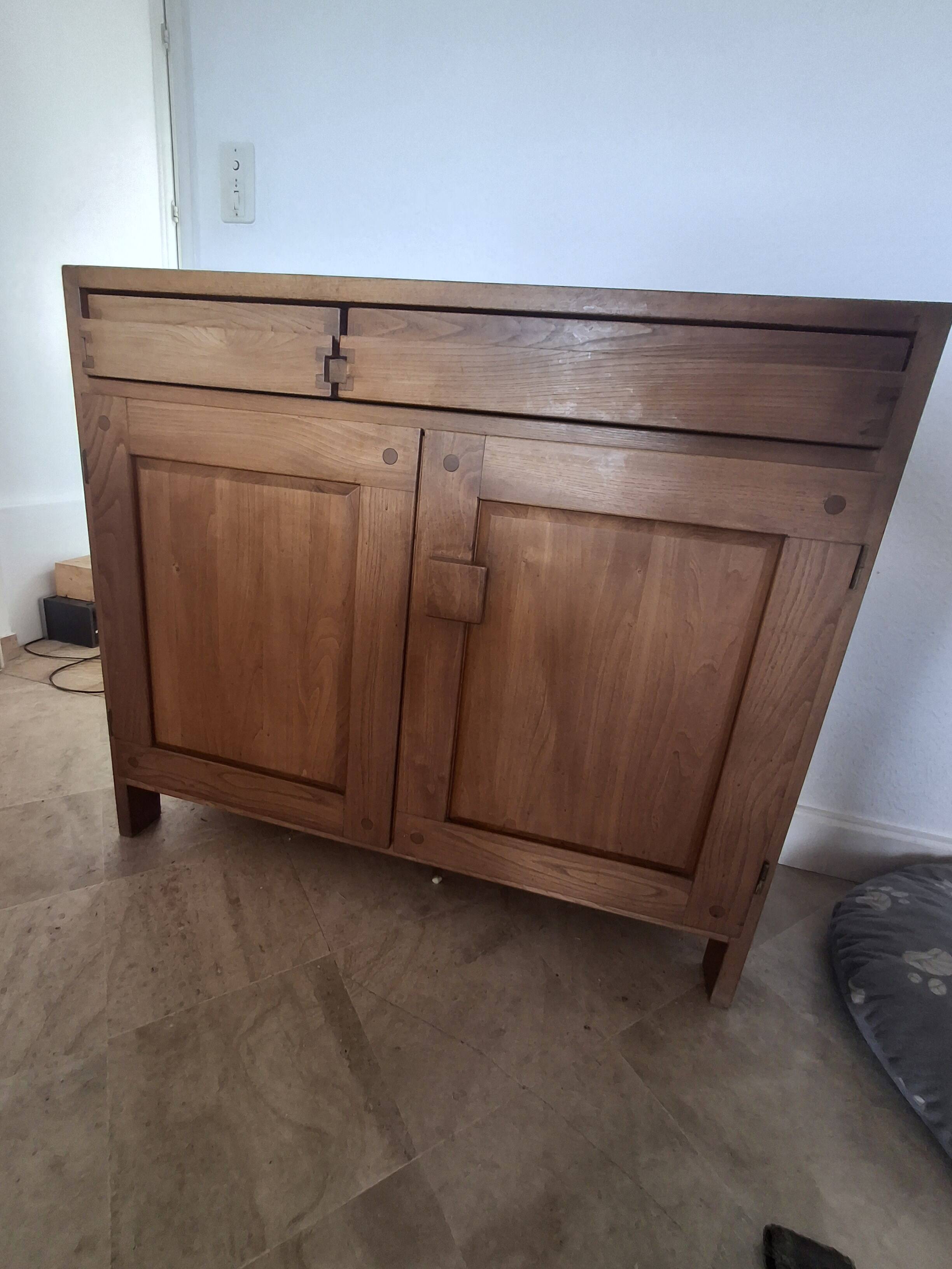 Buffet in solid elm