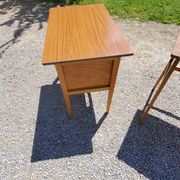 Bureau des années 50 pieds compas en hêtre blond et formica 3 tiroirs