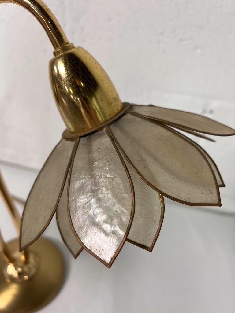 Vintage double flower table lamp golden