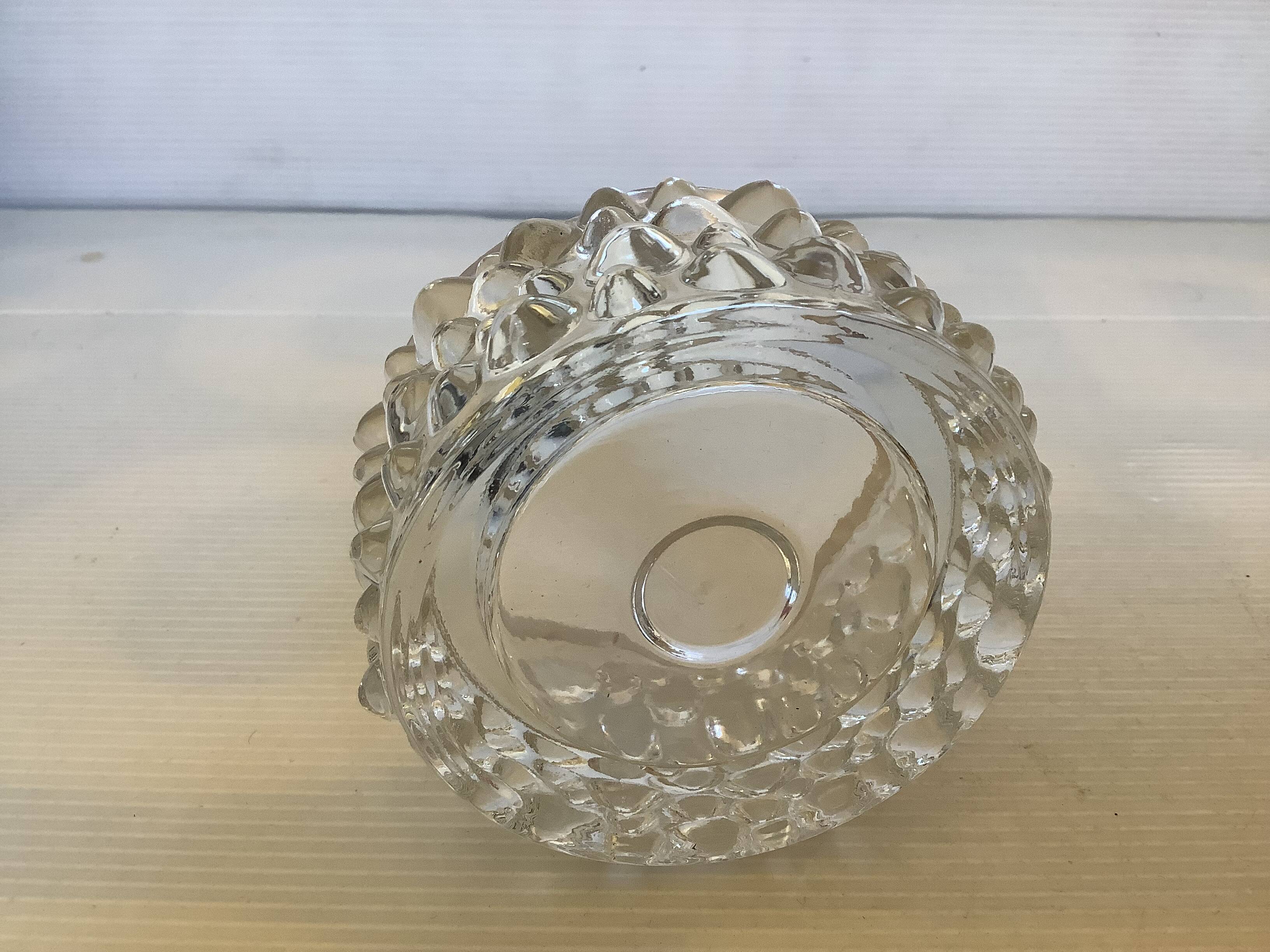 Bubble ashtray pocket emptier in molded glass