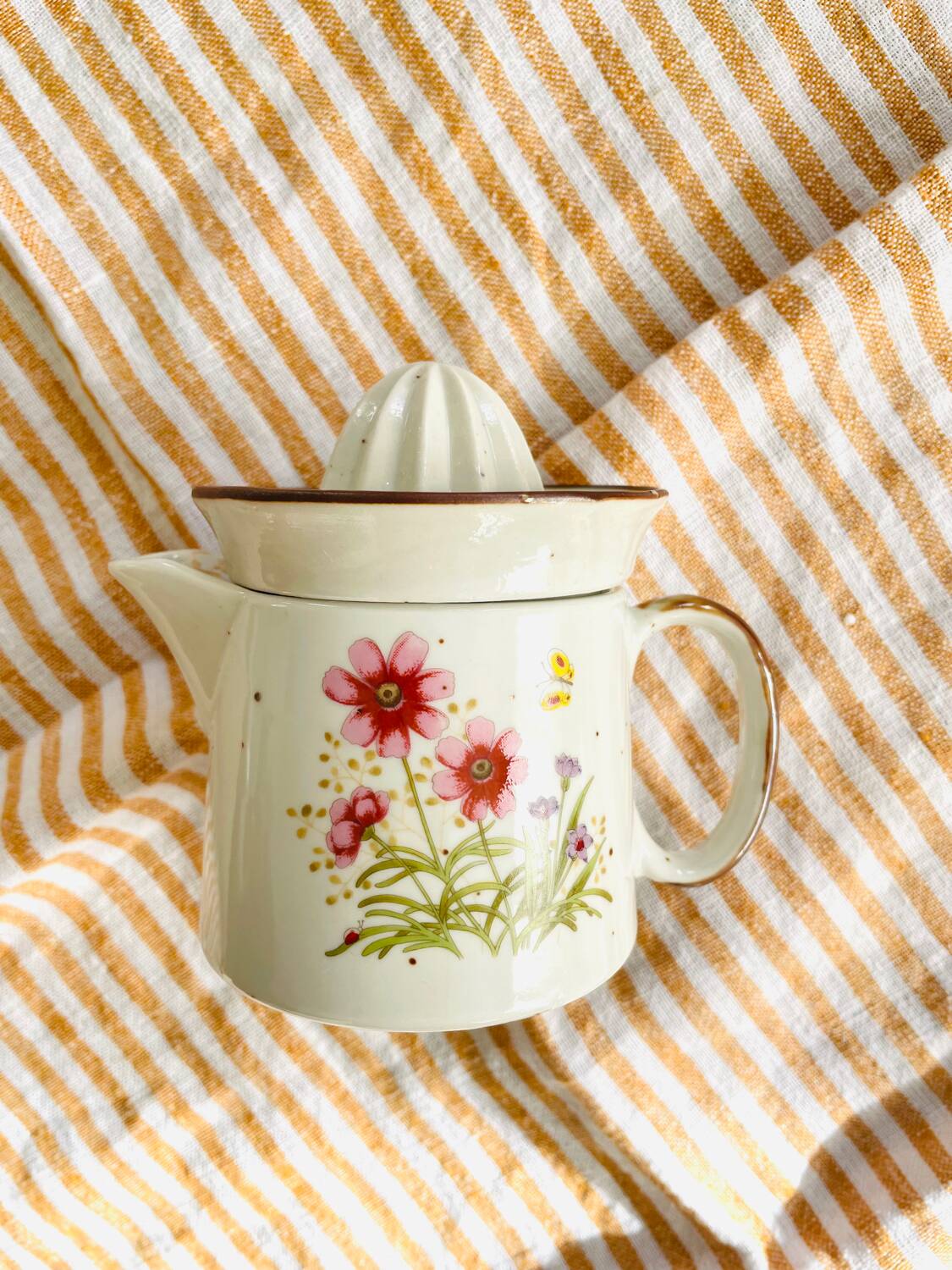 Presse agrumes vintage grès moucheté fleuri
