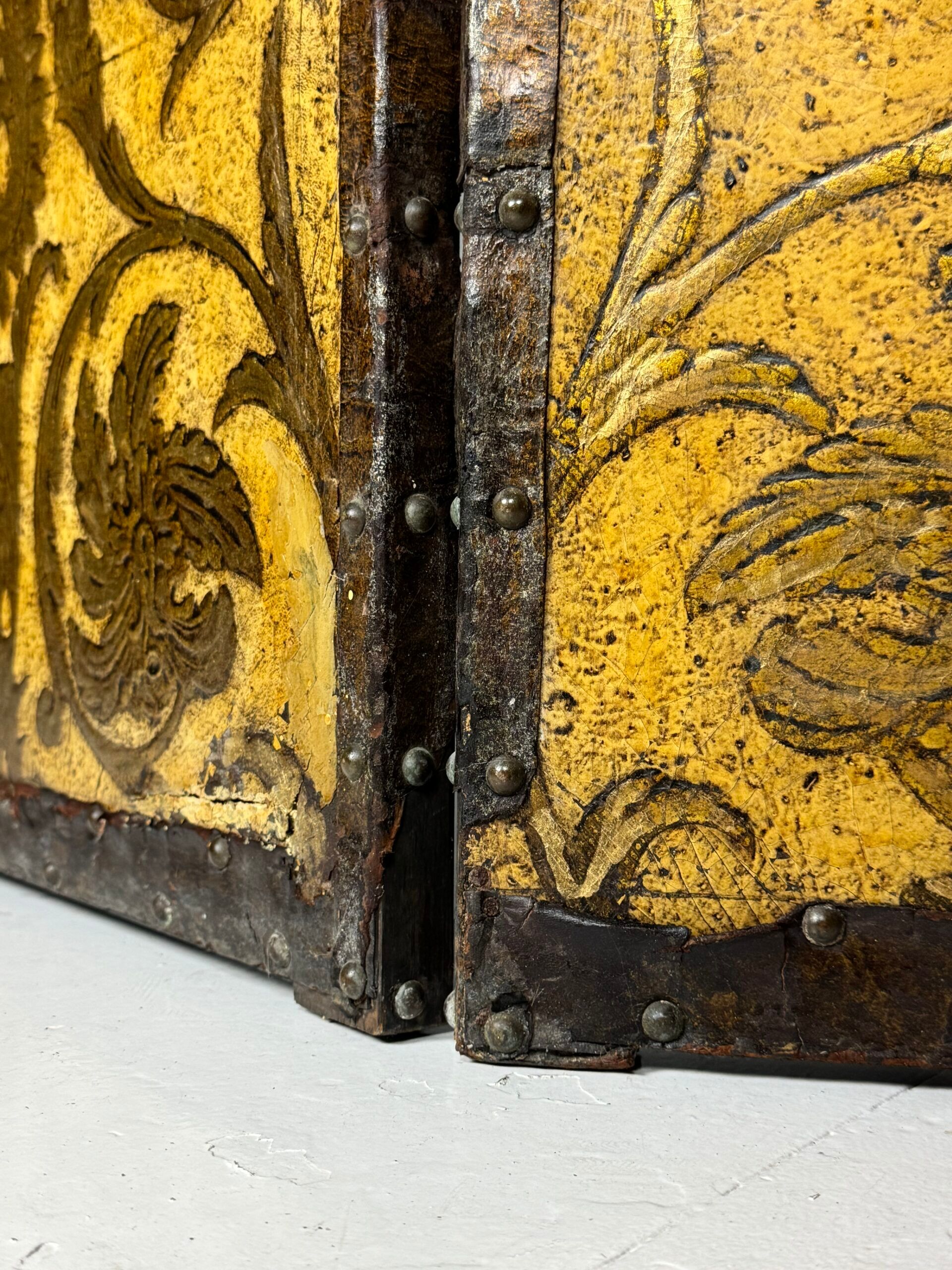 Paravent jaune et doré du 19ème siècle