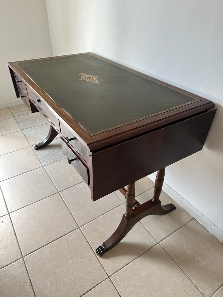 English style lion's legs desk
