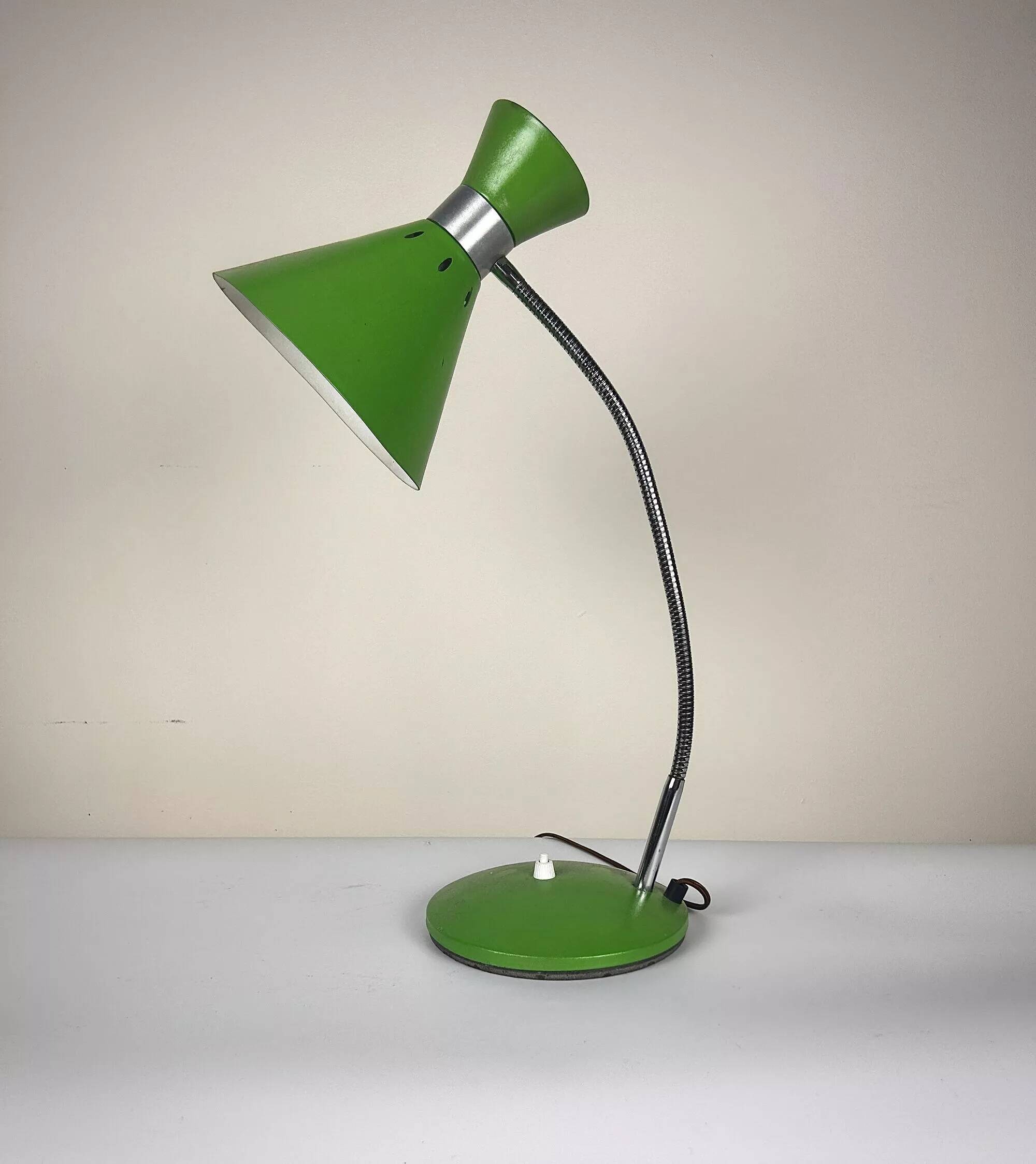 Vintage articulated lamp – pep green