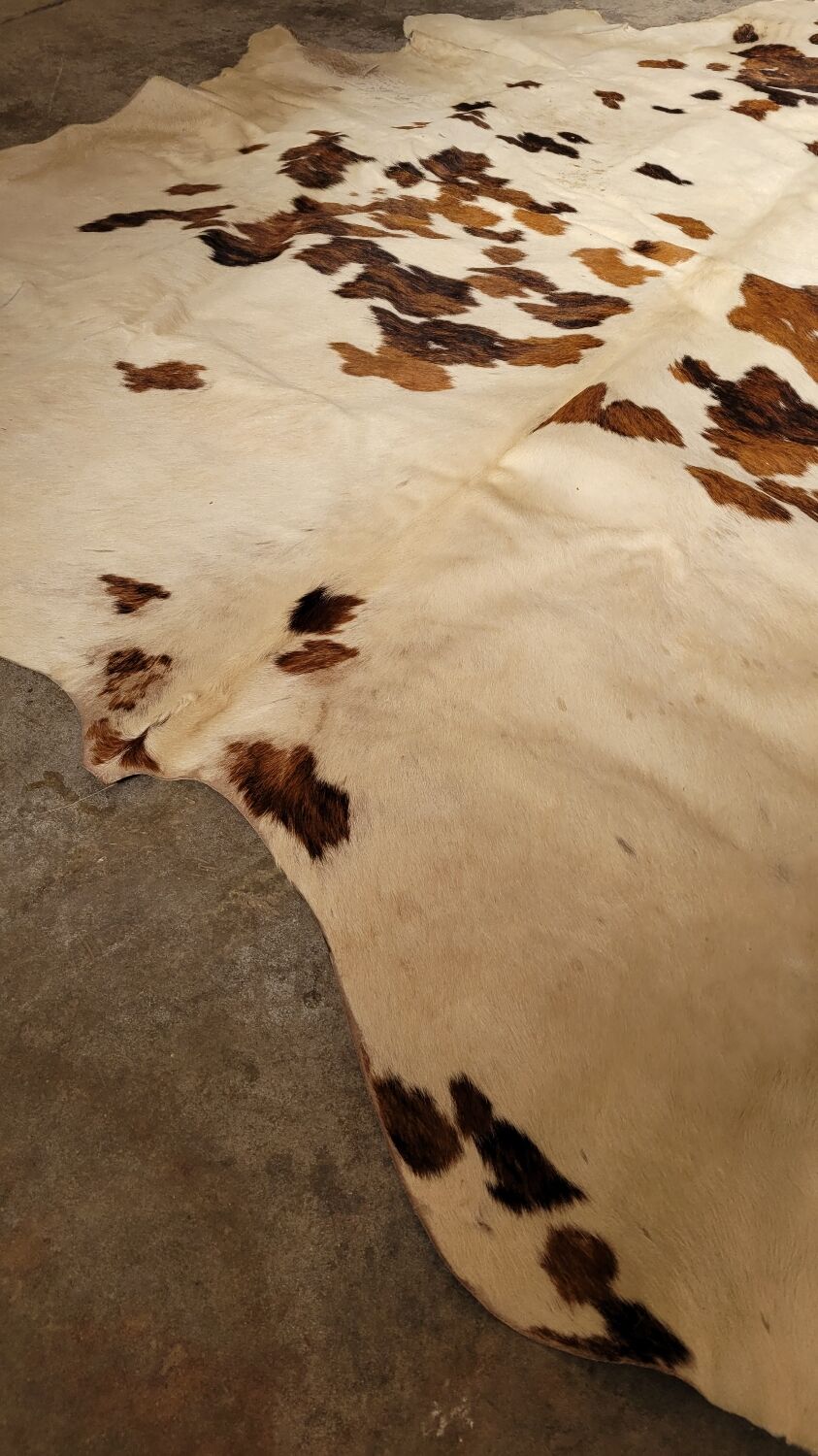 Vintage cowhide carpet 1970 2m30x1m90