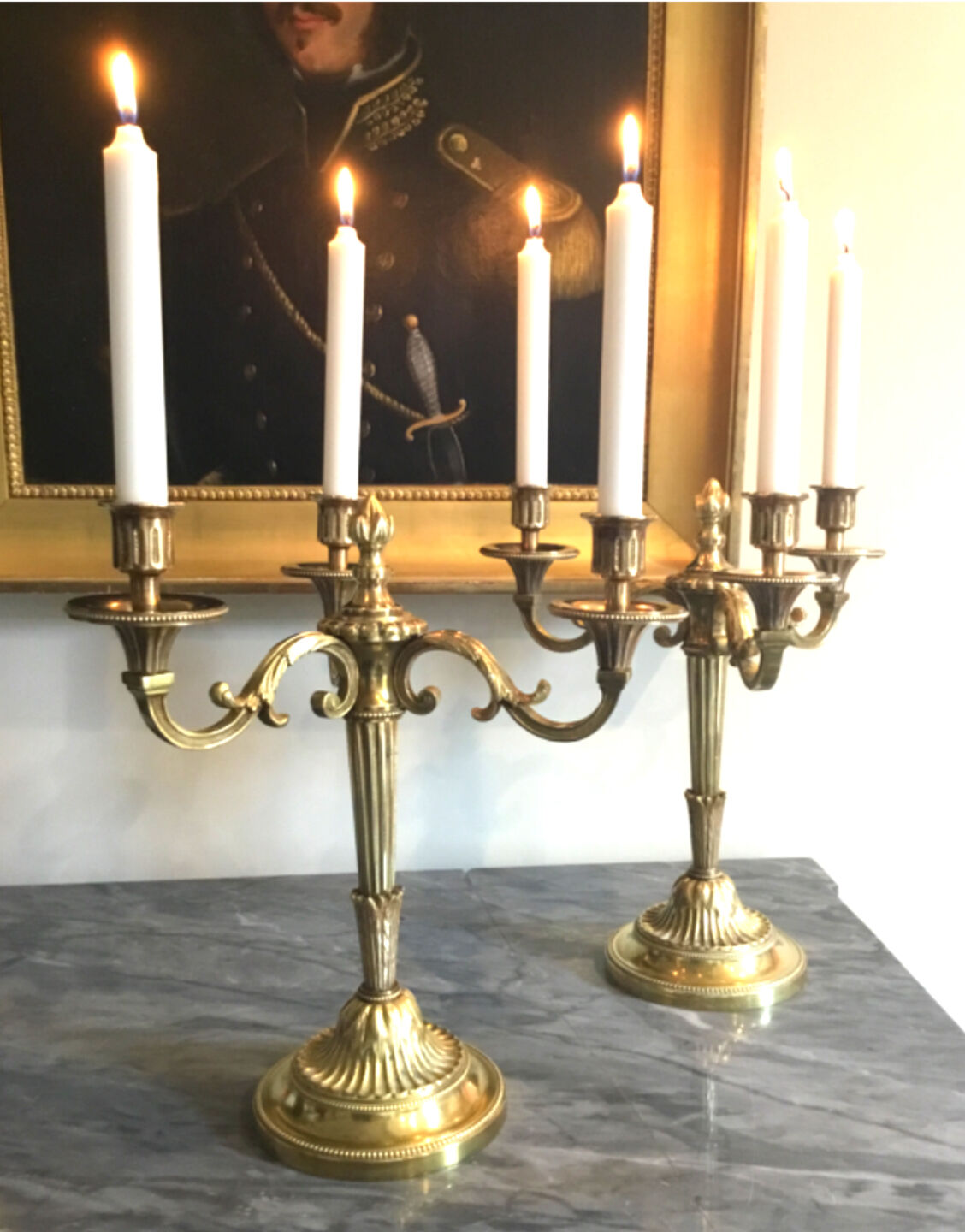 Paire de candélabres en bronze doré et ciselé style Louis XVI