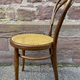 2 curved wood bistro chairs Fischel Thonet Nr 14