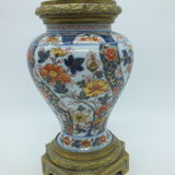 Bayeux/Imari vase mounted in porcelain with bronze frame