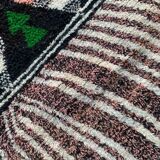 Beni Ourain Berber rug, handwoven in traditional style, size 200 x 300 cm.