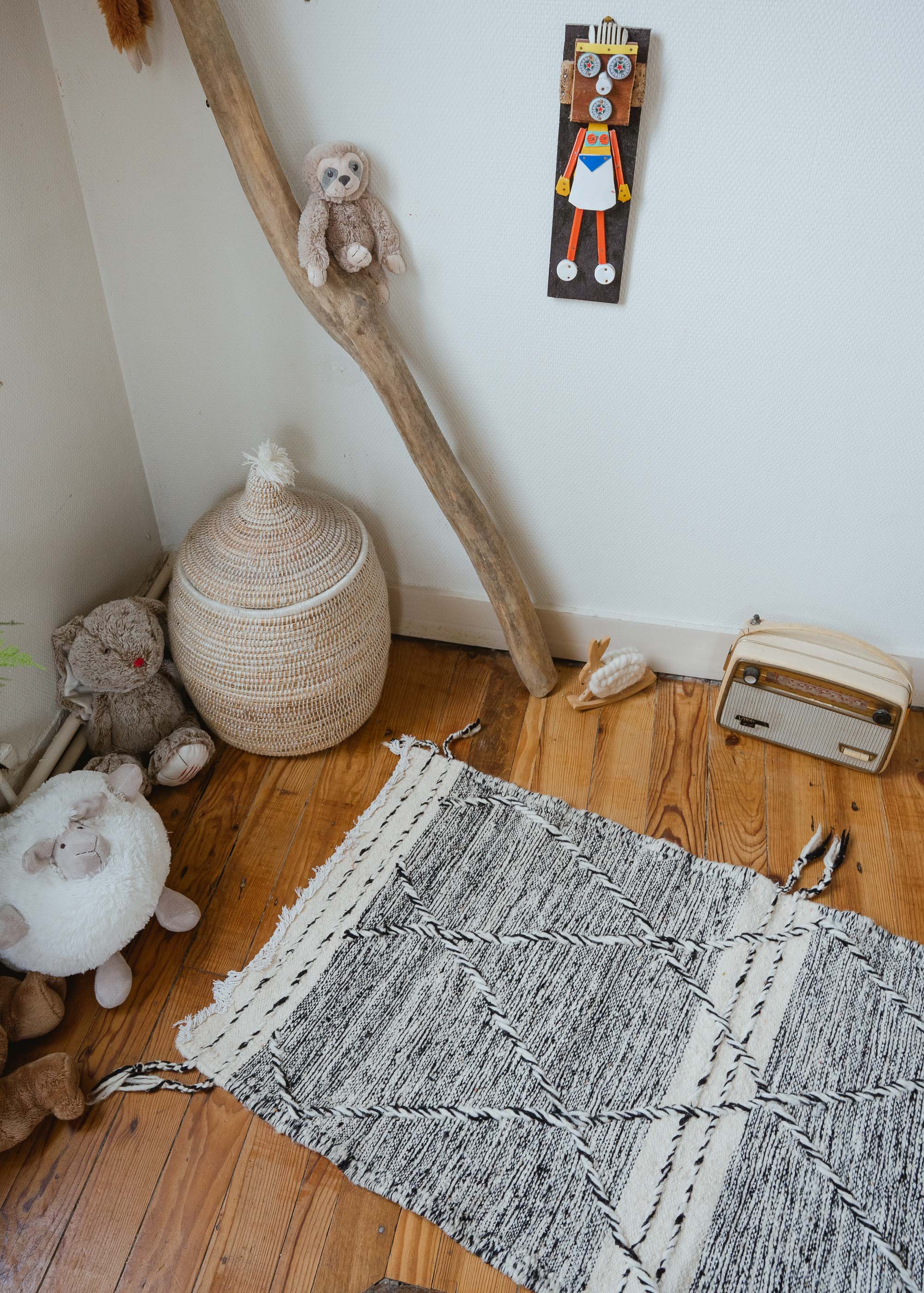 Berber carpet Zanafi - 100% black and white wool - 115 cm x 60 cm