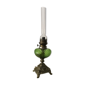 Lampe à pétrole ancienne