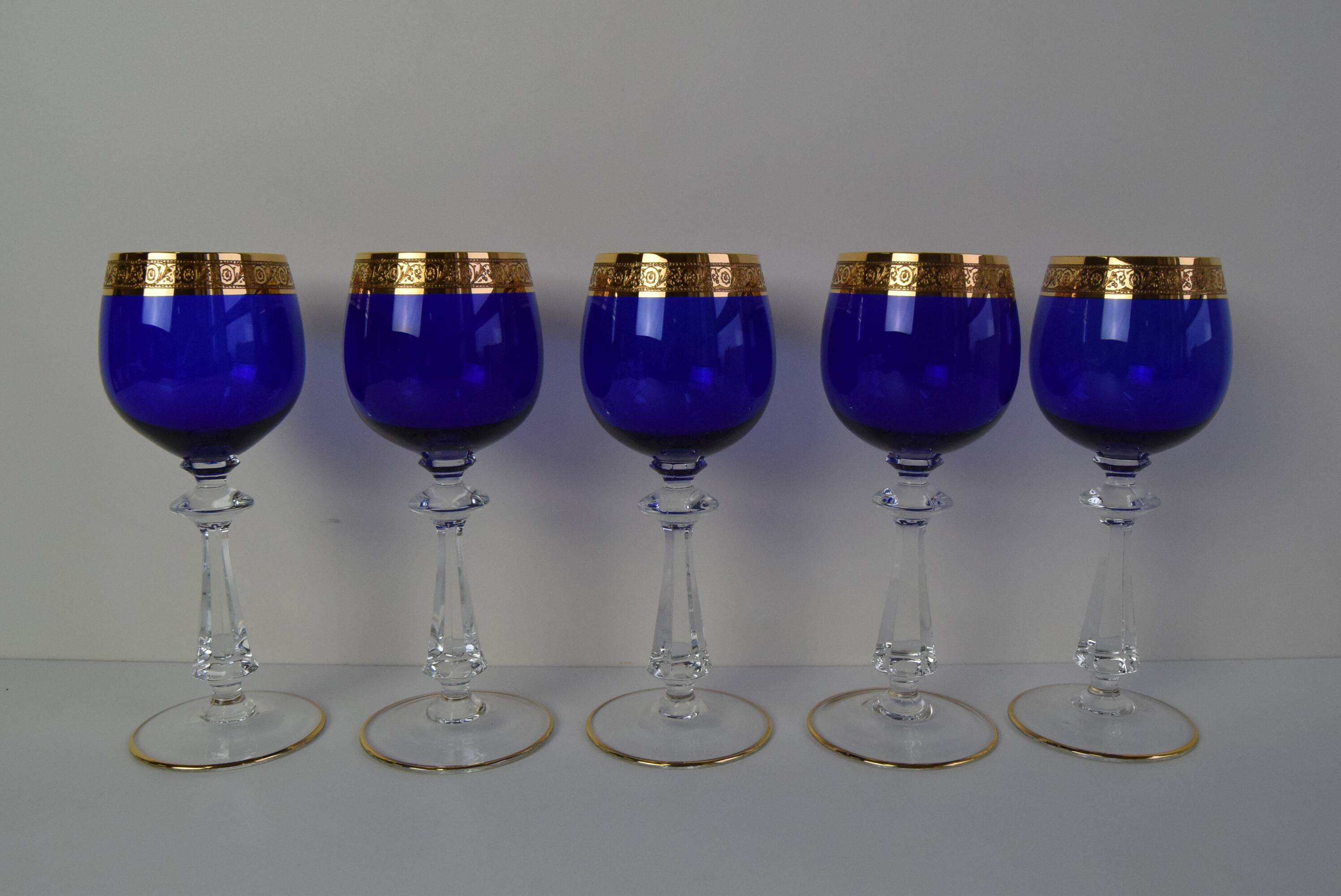 Mid Century Set of Five Stemmed Wine Glasses, 1950's.
