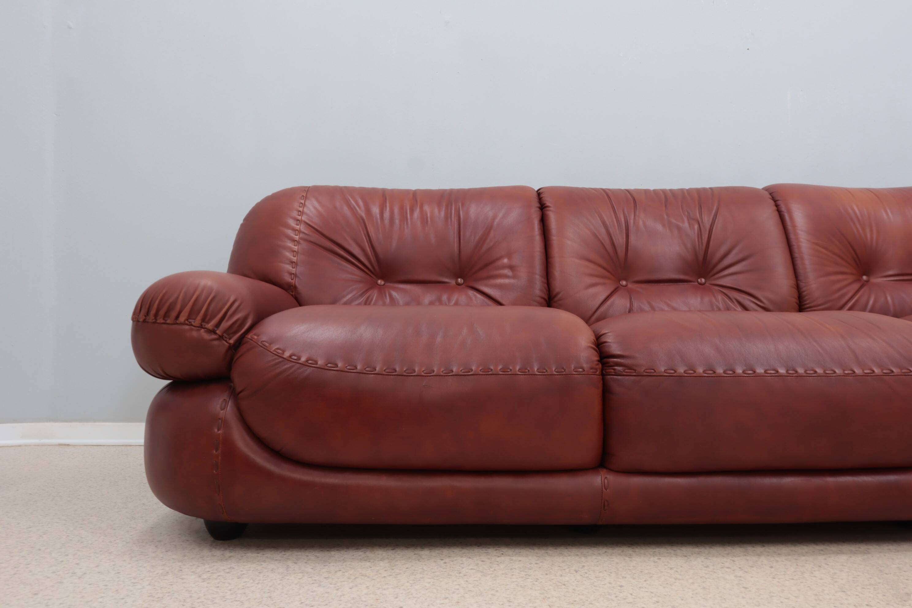 3 seater vintage leather sofa mobil girgi 1970s