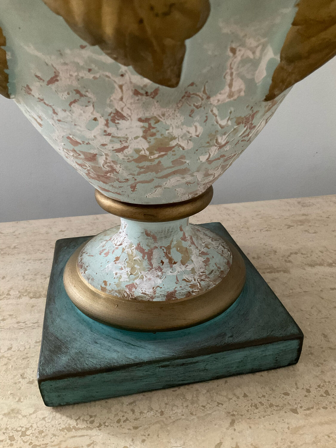 Lampe vintage en opaline et plâtre