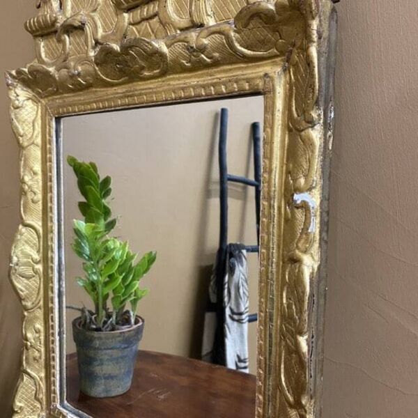 Petit miroir ancien en bois doré, style régence