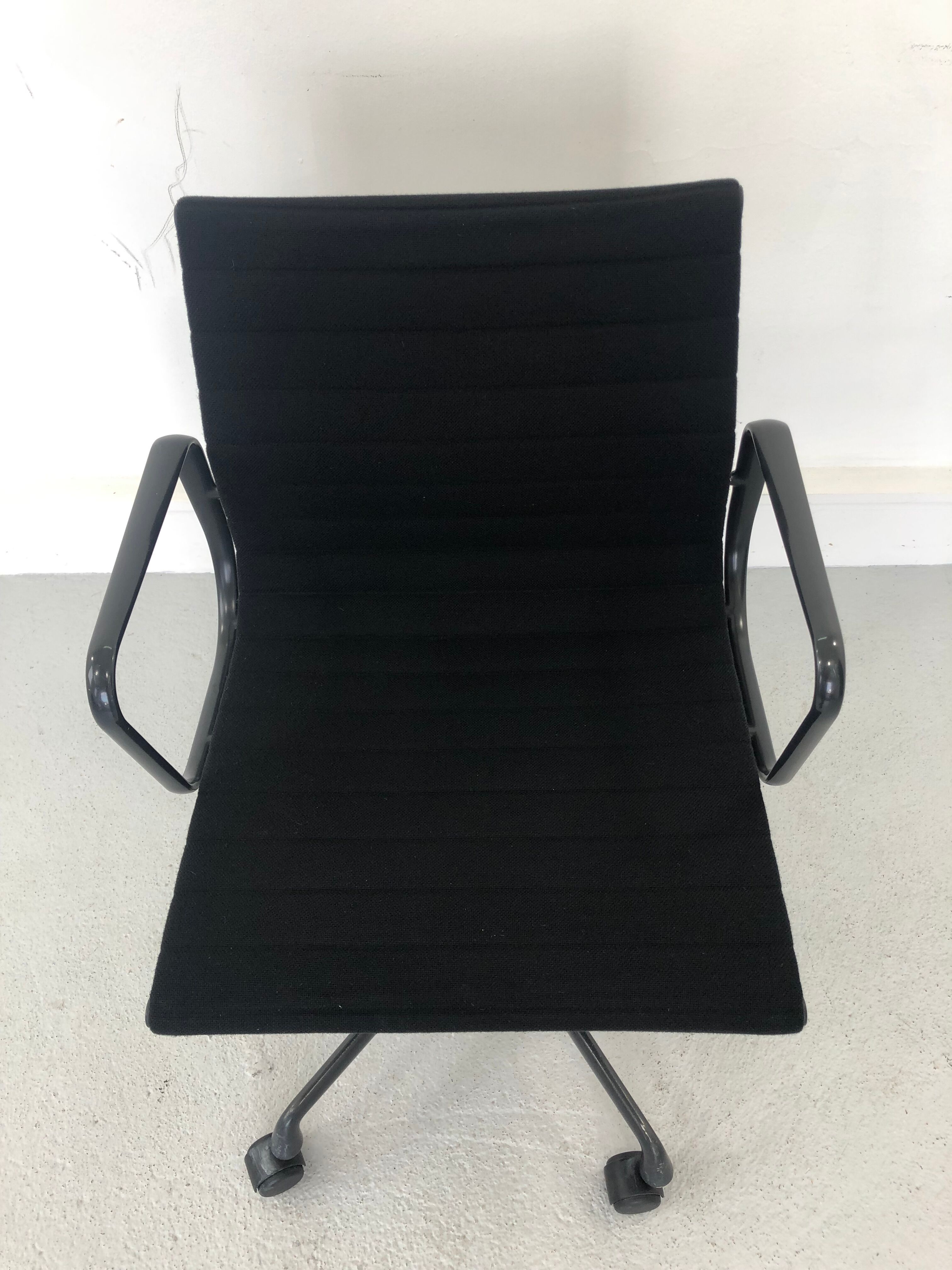 Aluminum black model EA 117 swivel chair by Charles & Ray Eames for Vitra