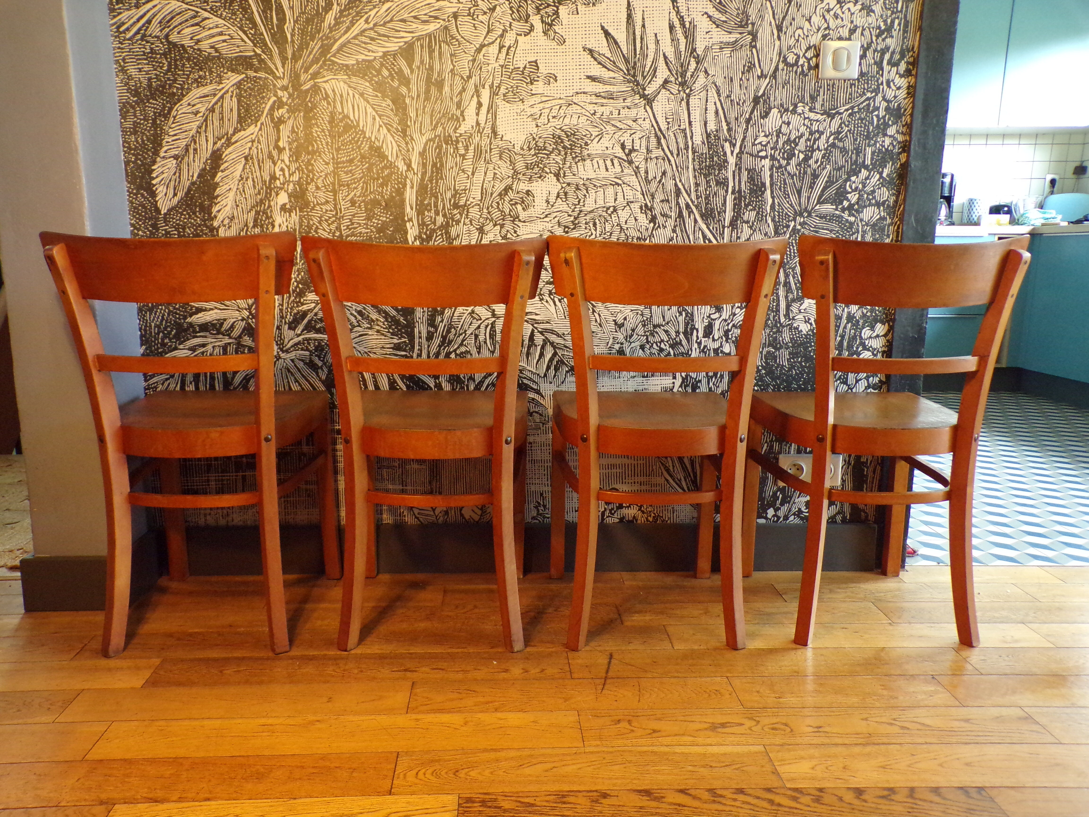 Suite 4 bistro chairs