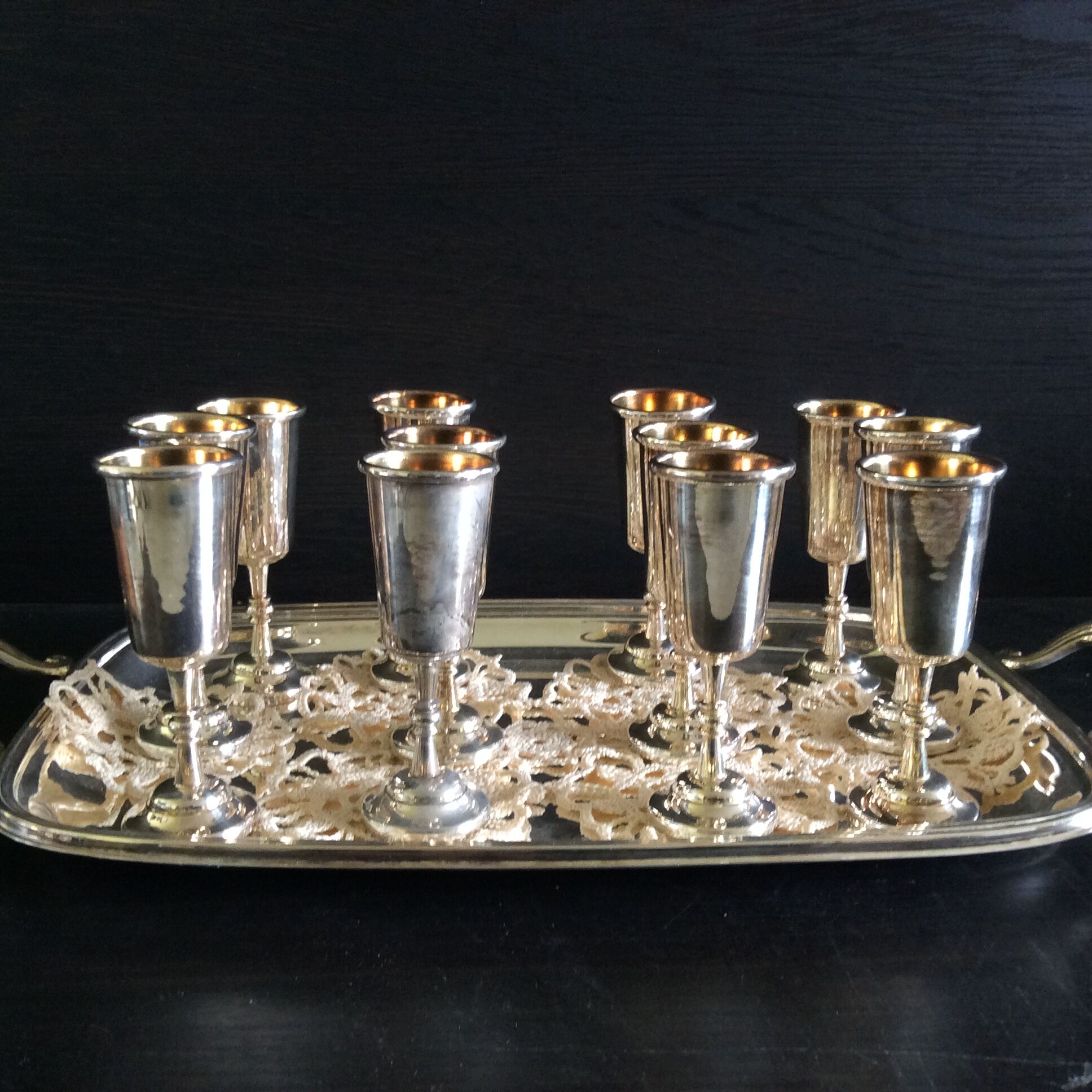 Top with 12 silver metal glasses