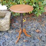 Tripod pedestal table