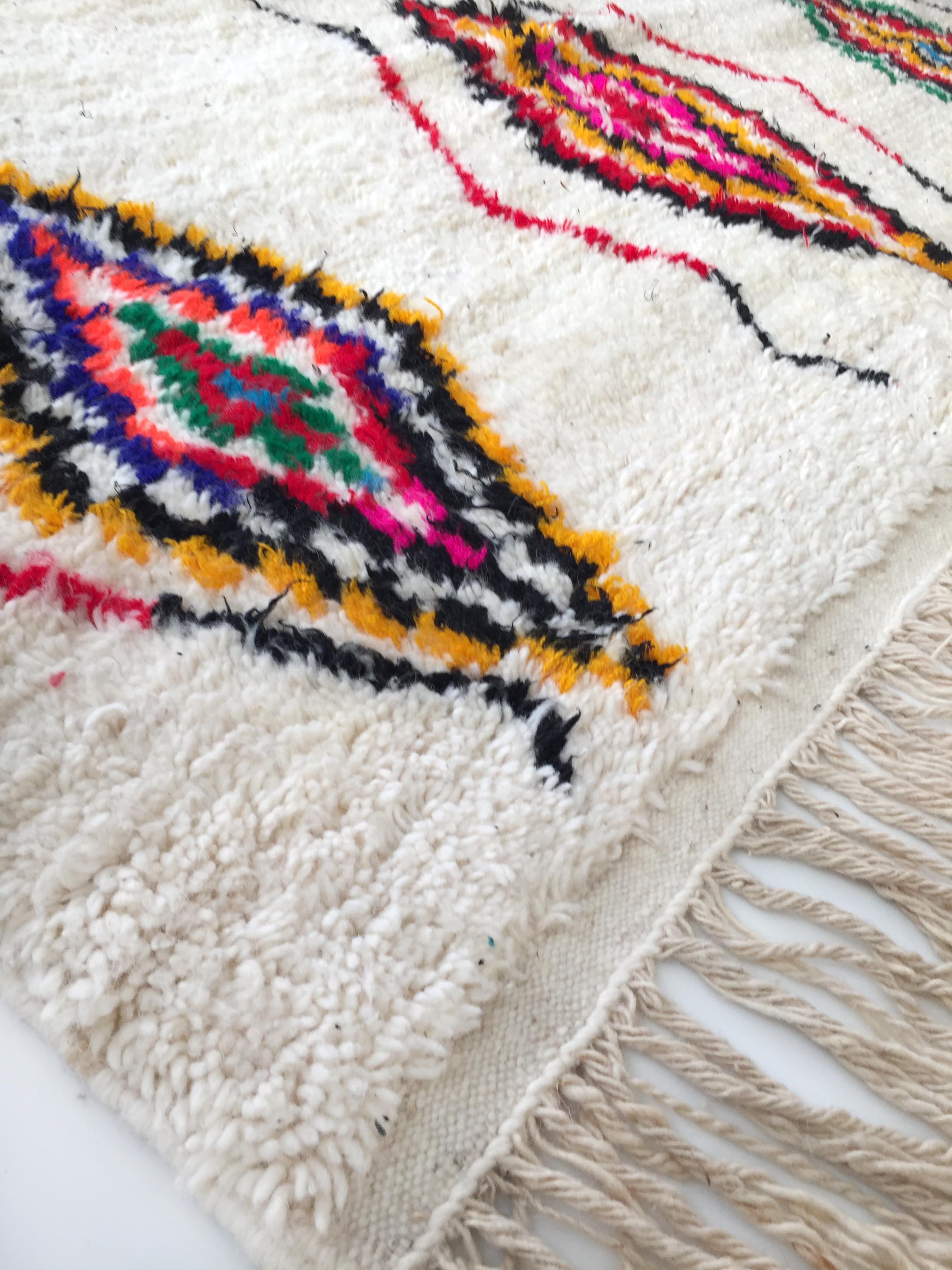 Tapis berbère marocain Azilal à losanges colorés fluo 295x190cm