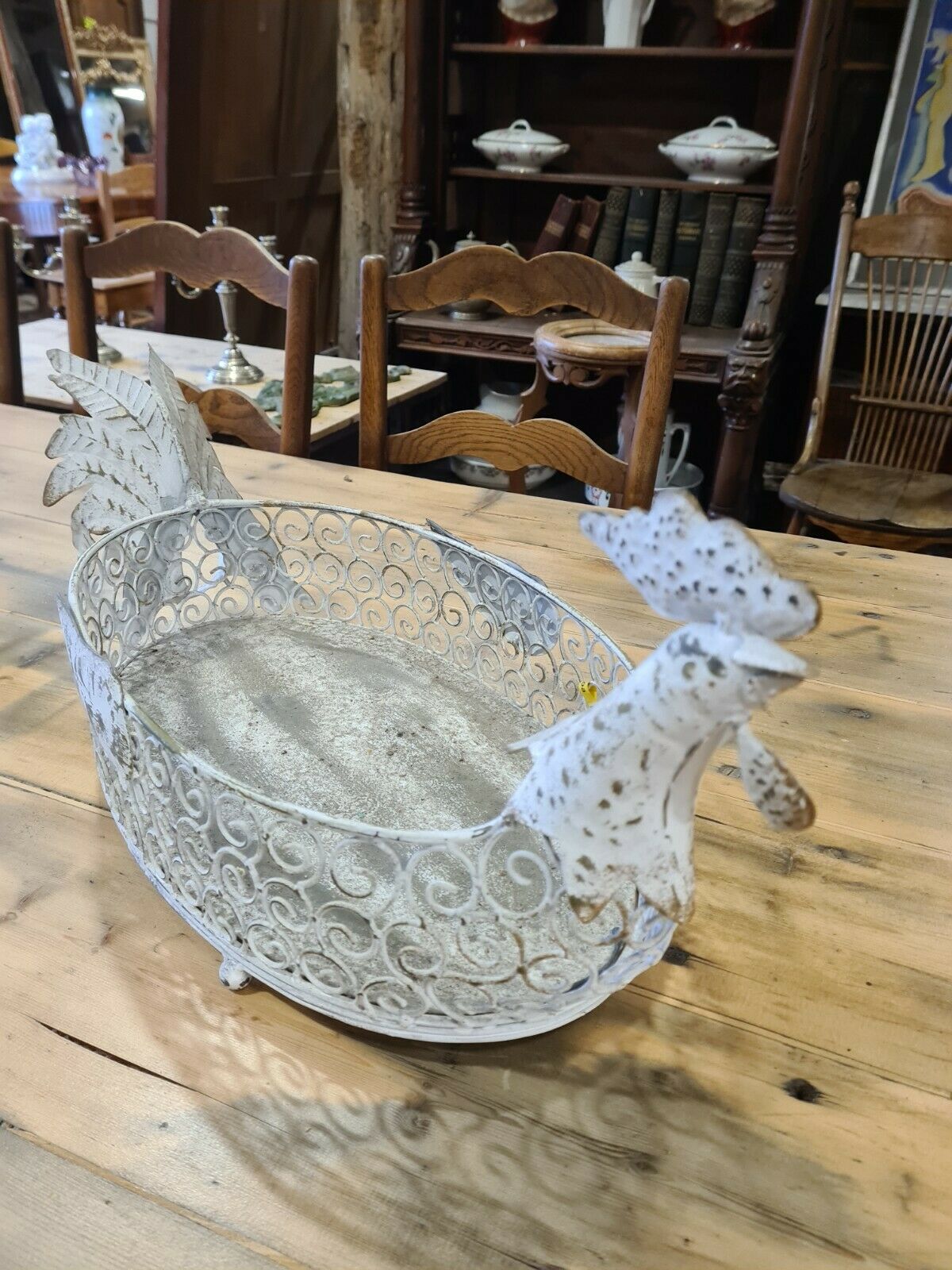 Iron basket with hen