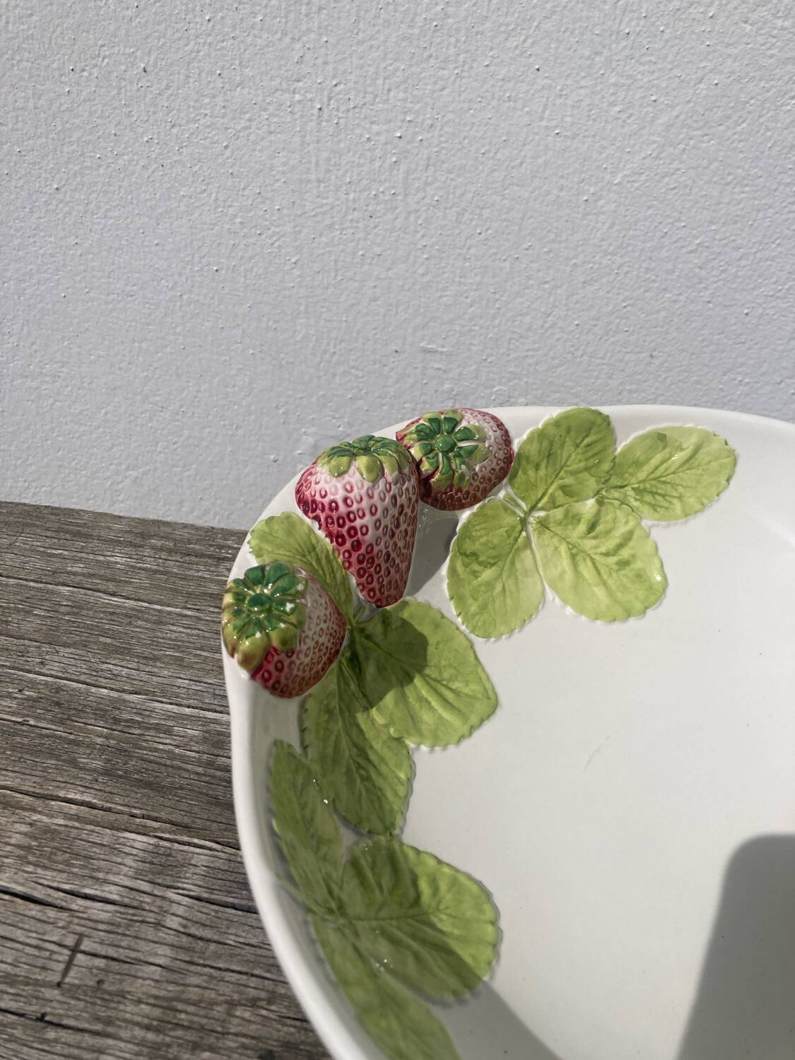 Ceramic fruit slip salad bowl