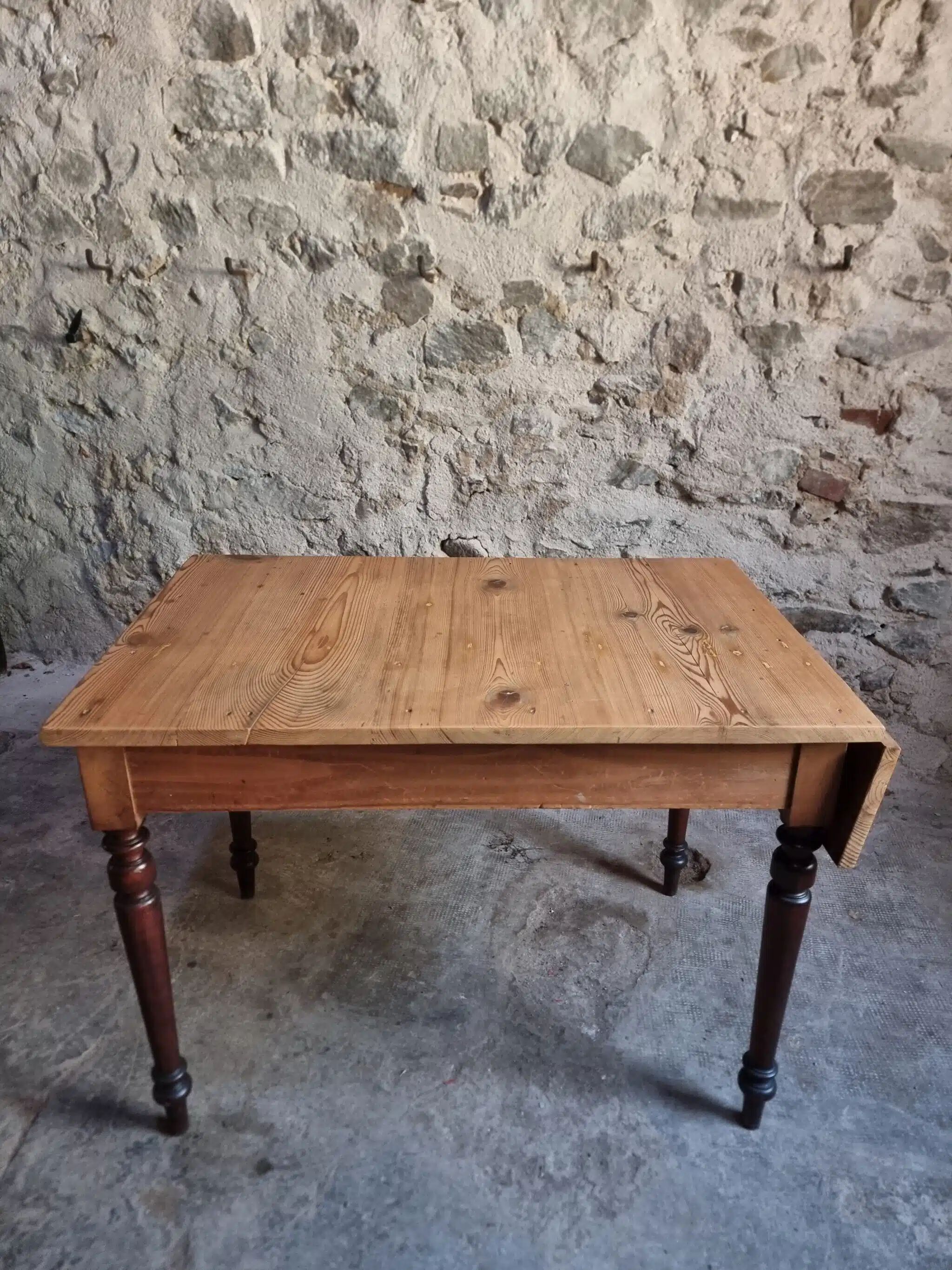 Table vintage française en pin avec rallonge latérale vers 1930, table de cuisine ou bureau