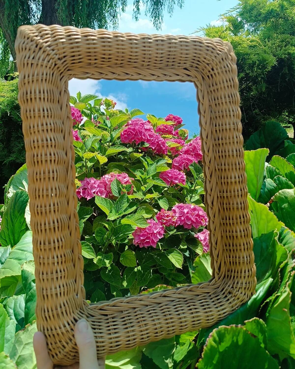 VINTAGE RATTAN MIRROR