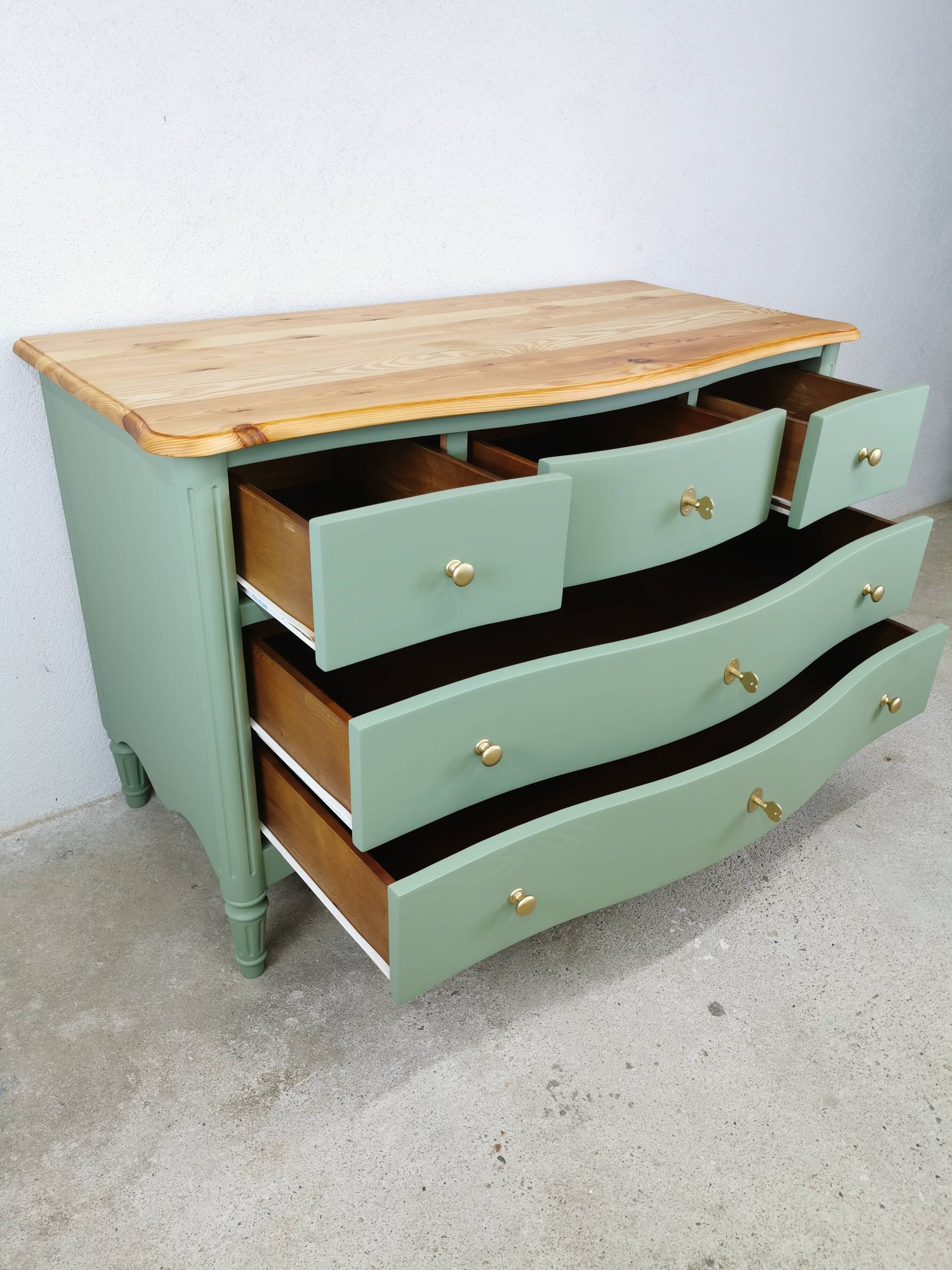 Renovated pine chest of drawers