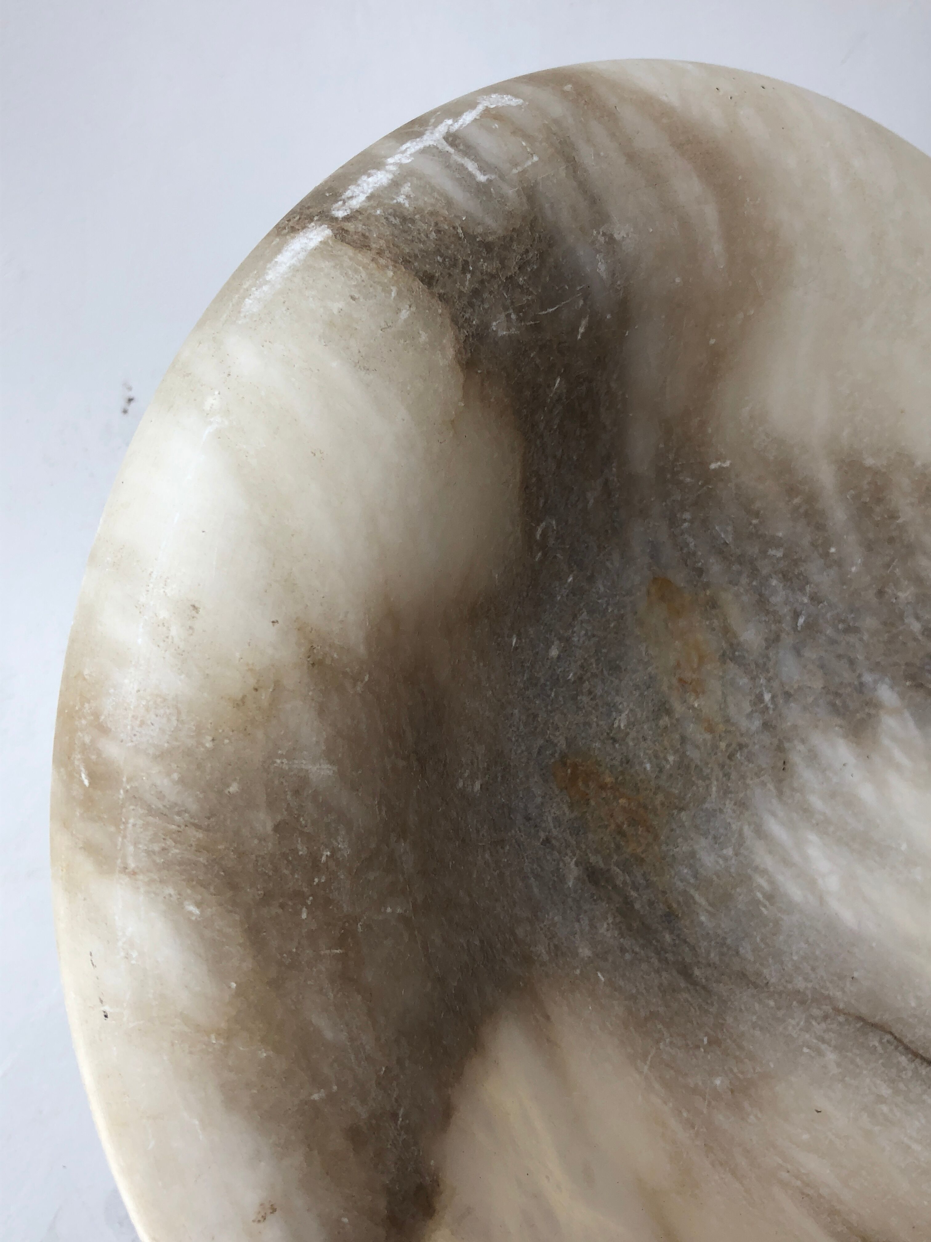 Cut in Alabaster on foot