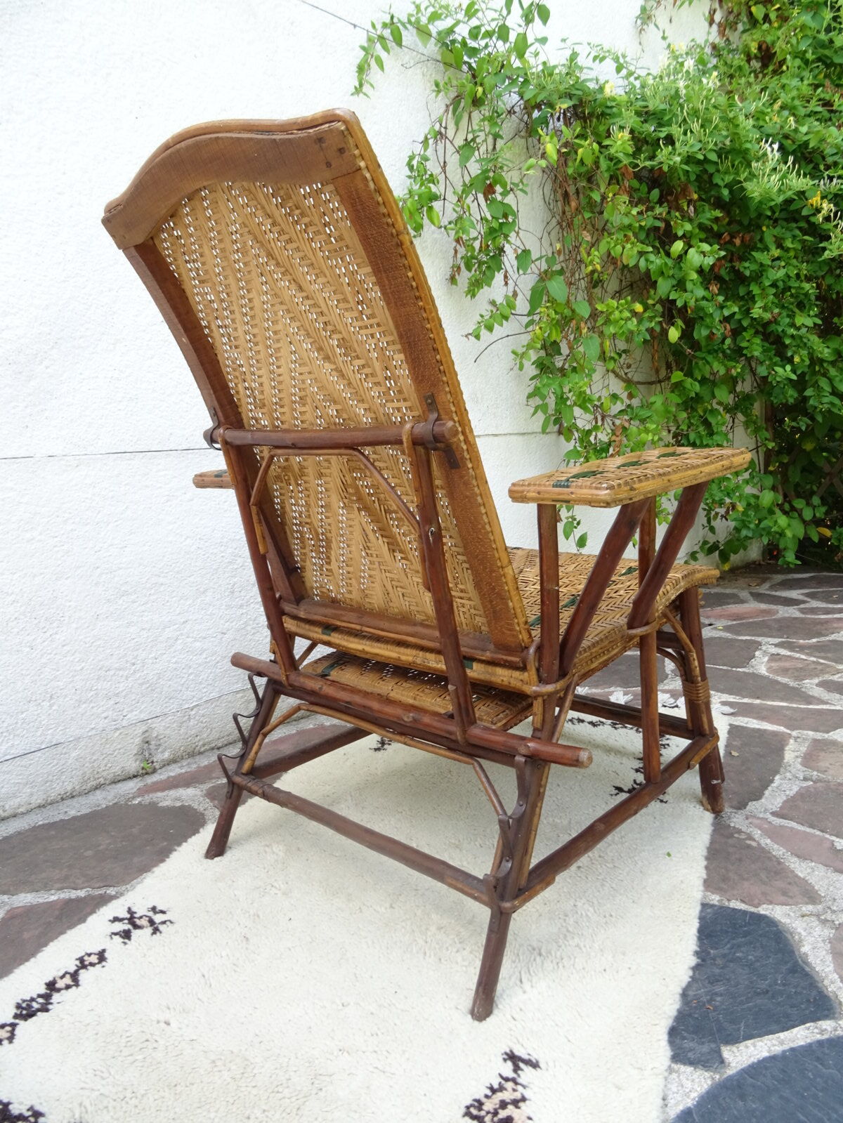 Rattan folding lounge chair