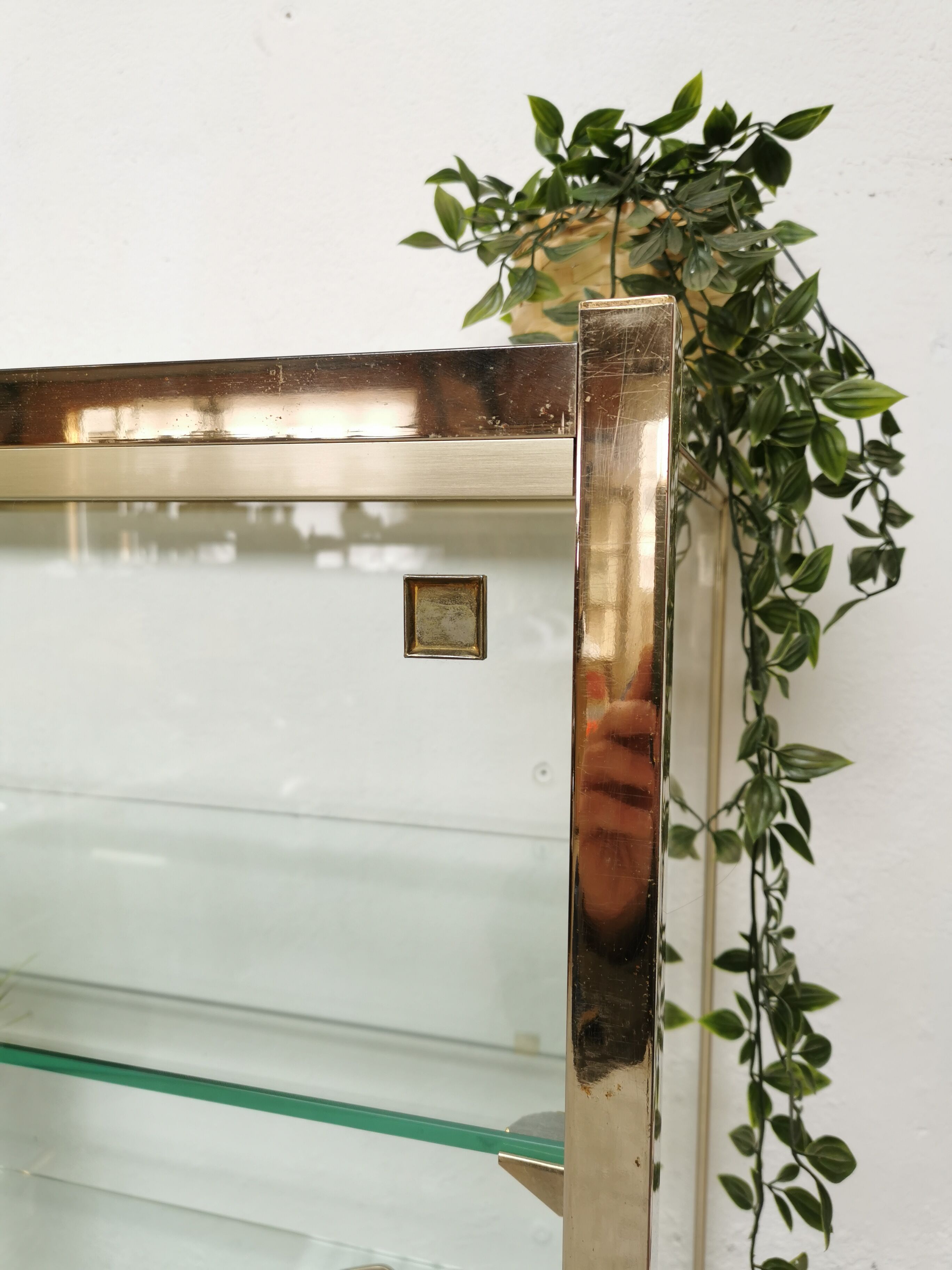 Vitrine laiton étagère verre design 1970