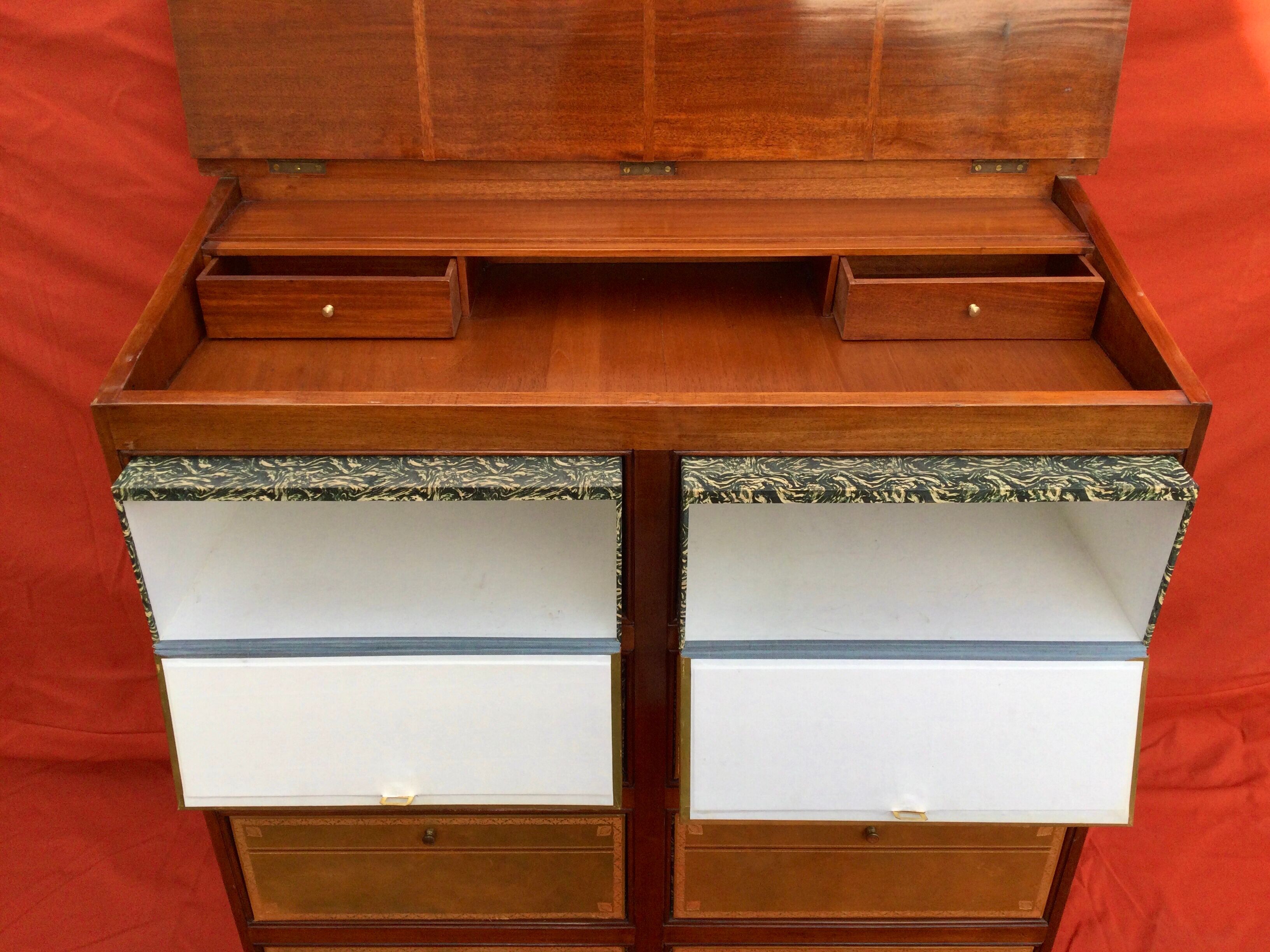 Cardboard maker forming mahogany writing